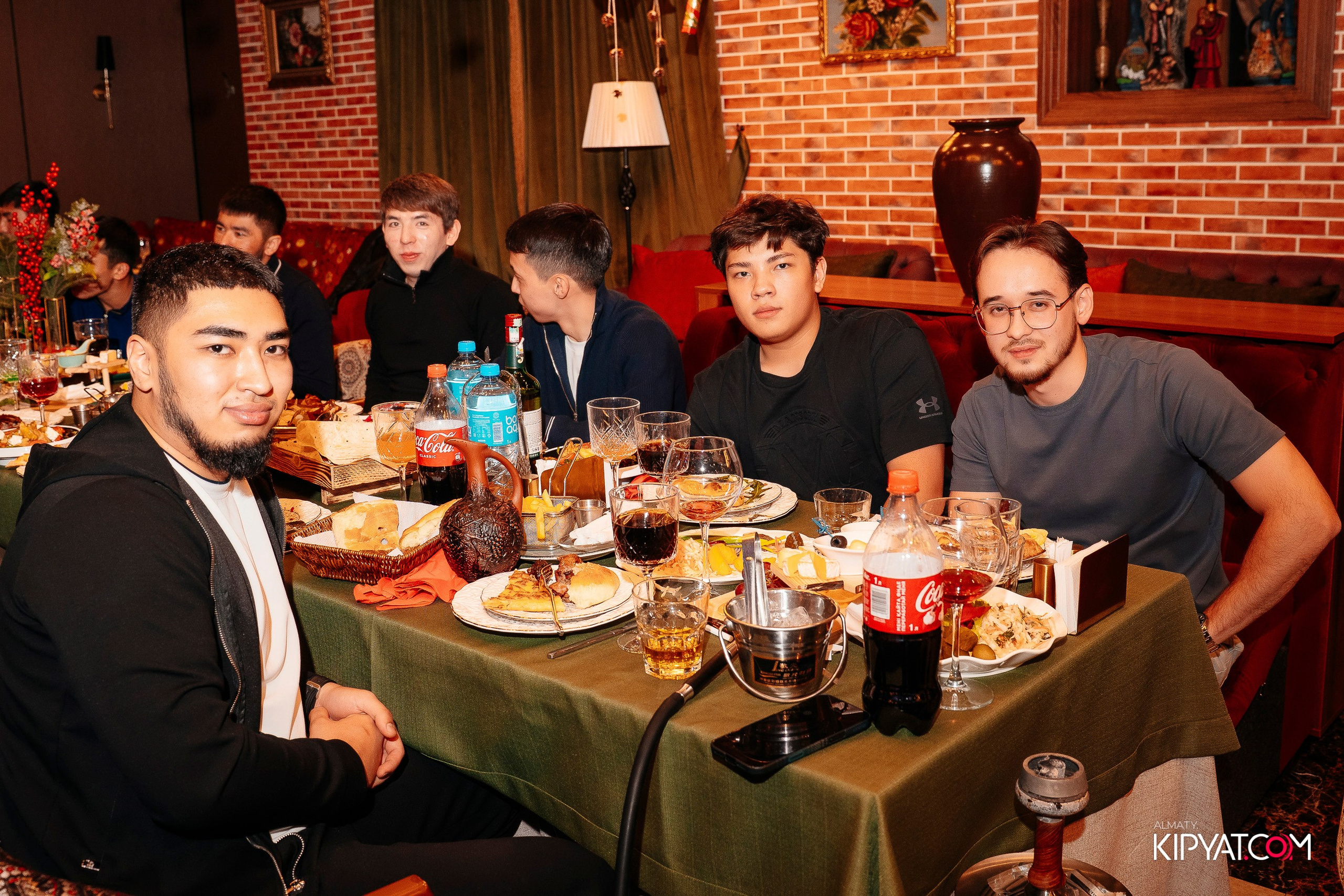 РЕСТОРАН ВЕСЕЛИДЗЕ НА ШЕВЧЕНКО. КИПЯТКОМ АЛМАТЫ! Фотосъемка мероприятий в Алматы