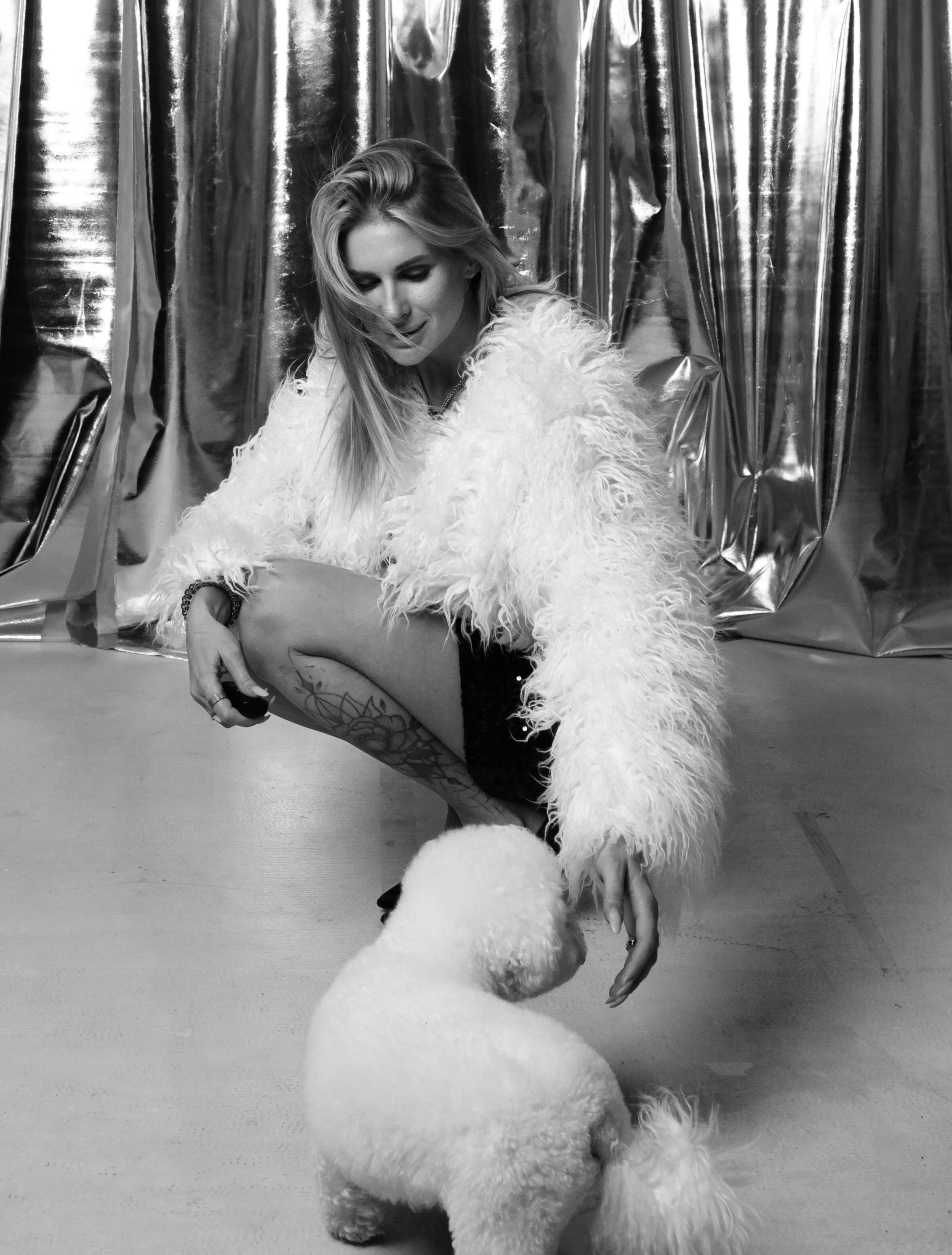 ФОН СЕРЕБРО | АВТОПОРТРЕТНАЯ. YourSelf.photostudio | автопортретная фотостудия ТОЛЬЯТТИ