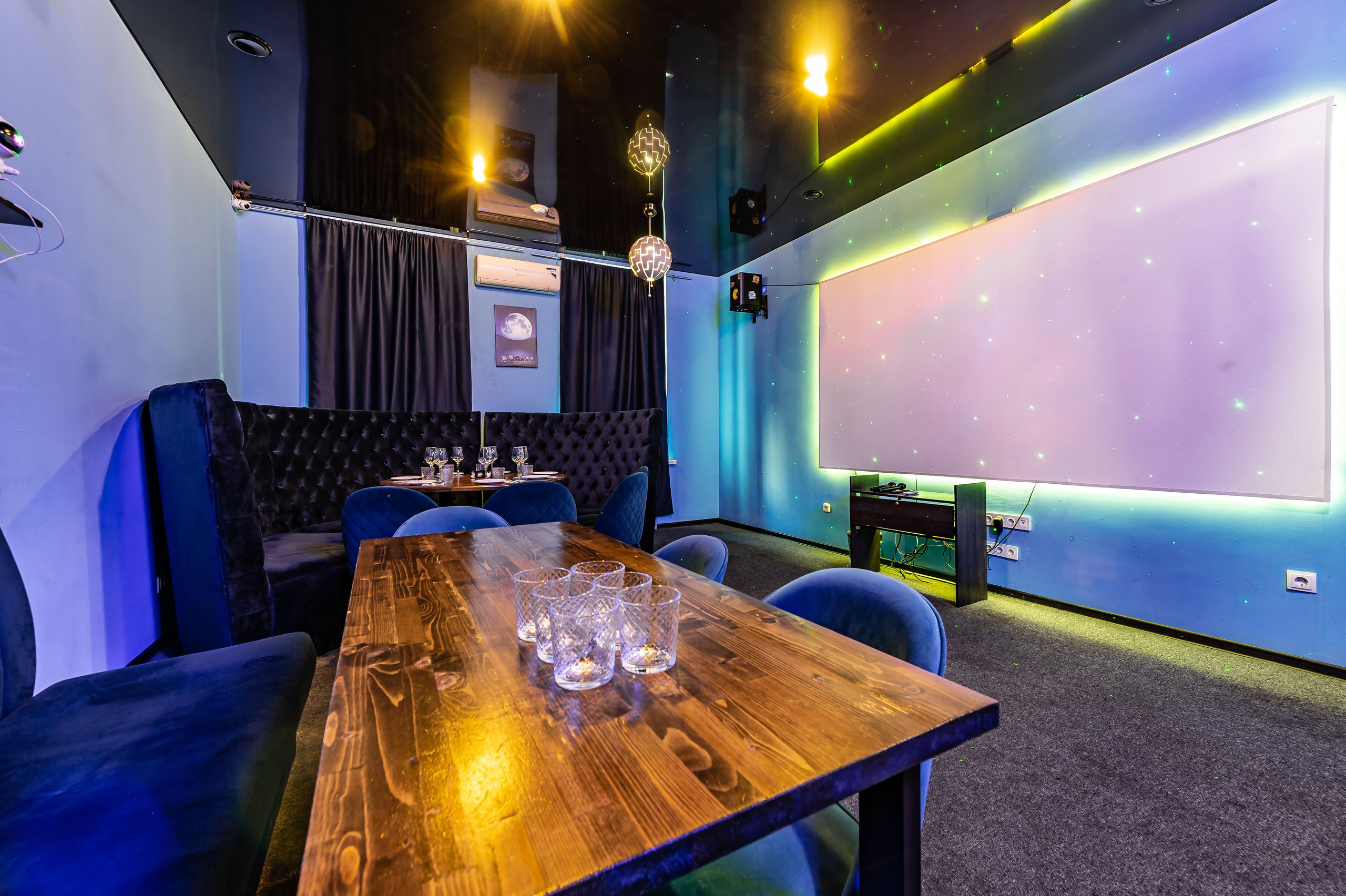 Космос. Аренда лофта в СПб для мероприятий