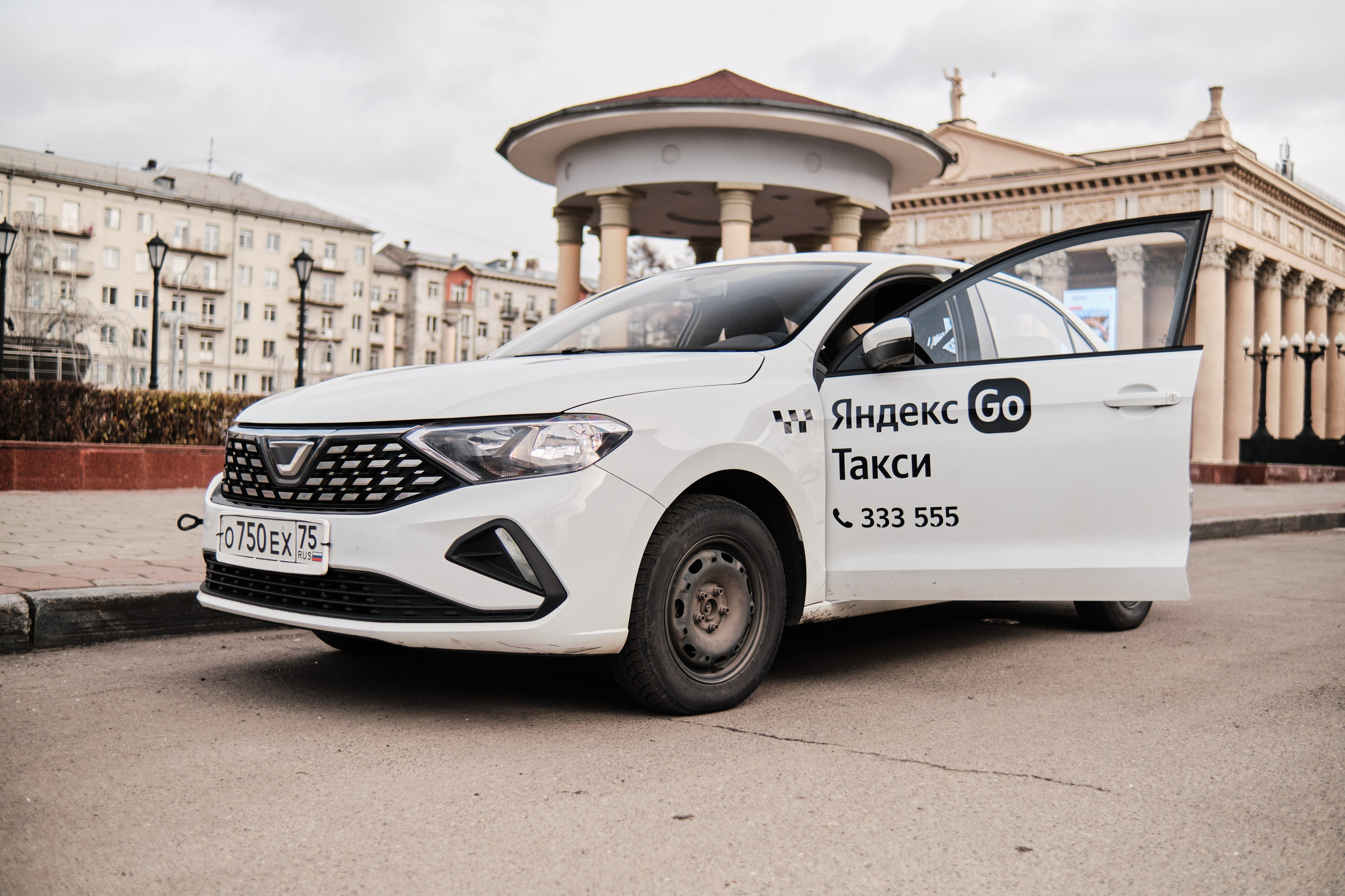 Новый автопарк Яндекс такси в Новокузнецке. Свадебный и семейный фотограф в Новокузнецке Иван Иванов