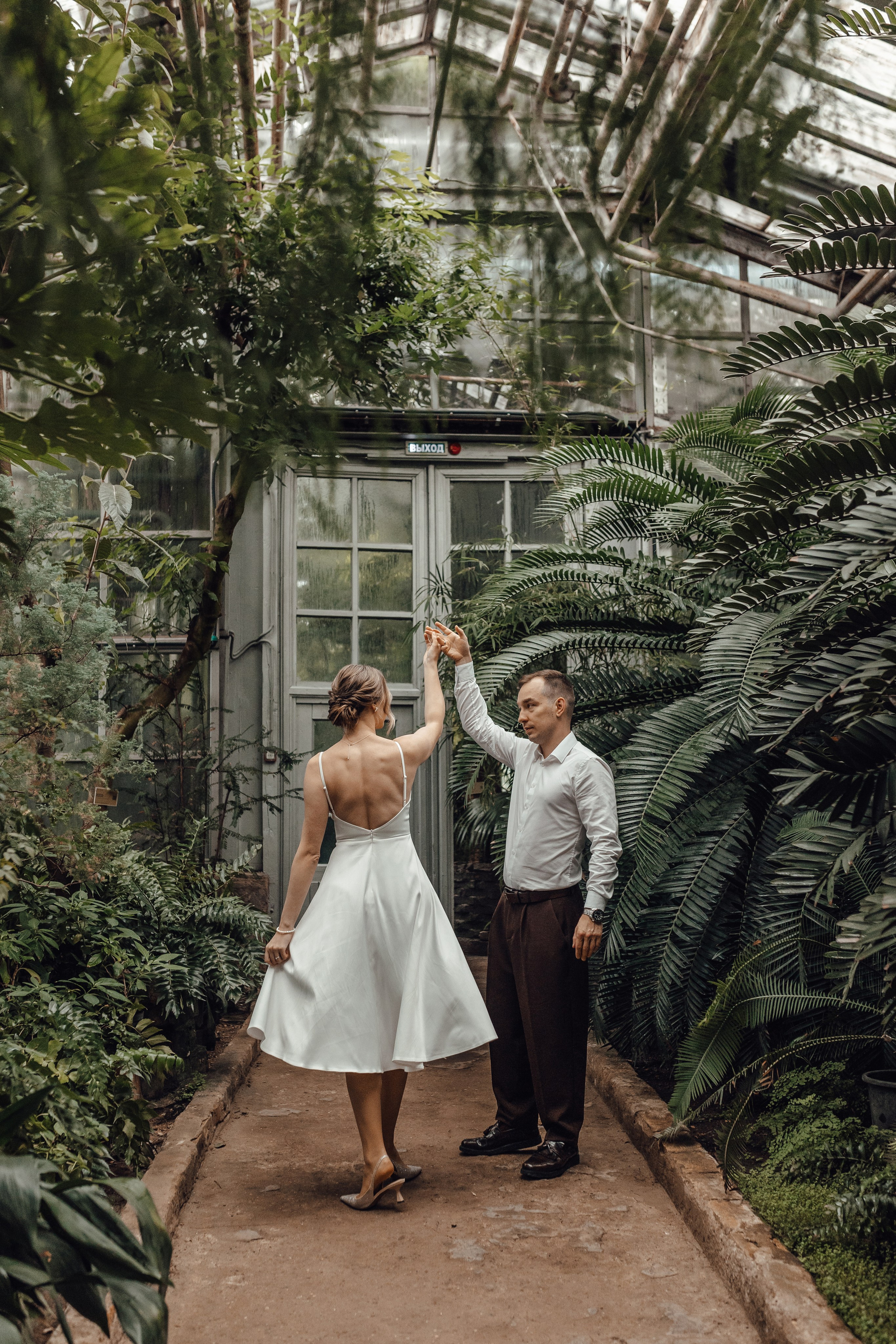 Свадебная фотосессия в оранжерее в Москве