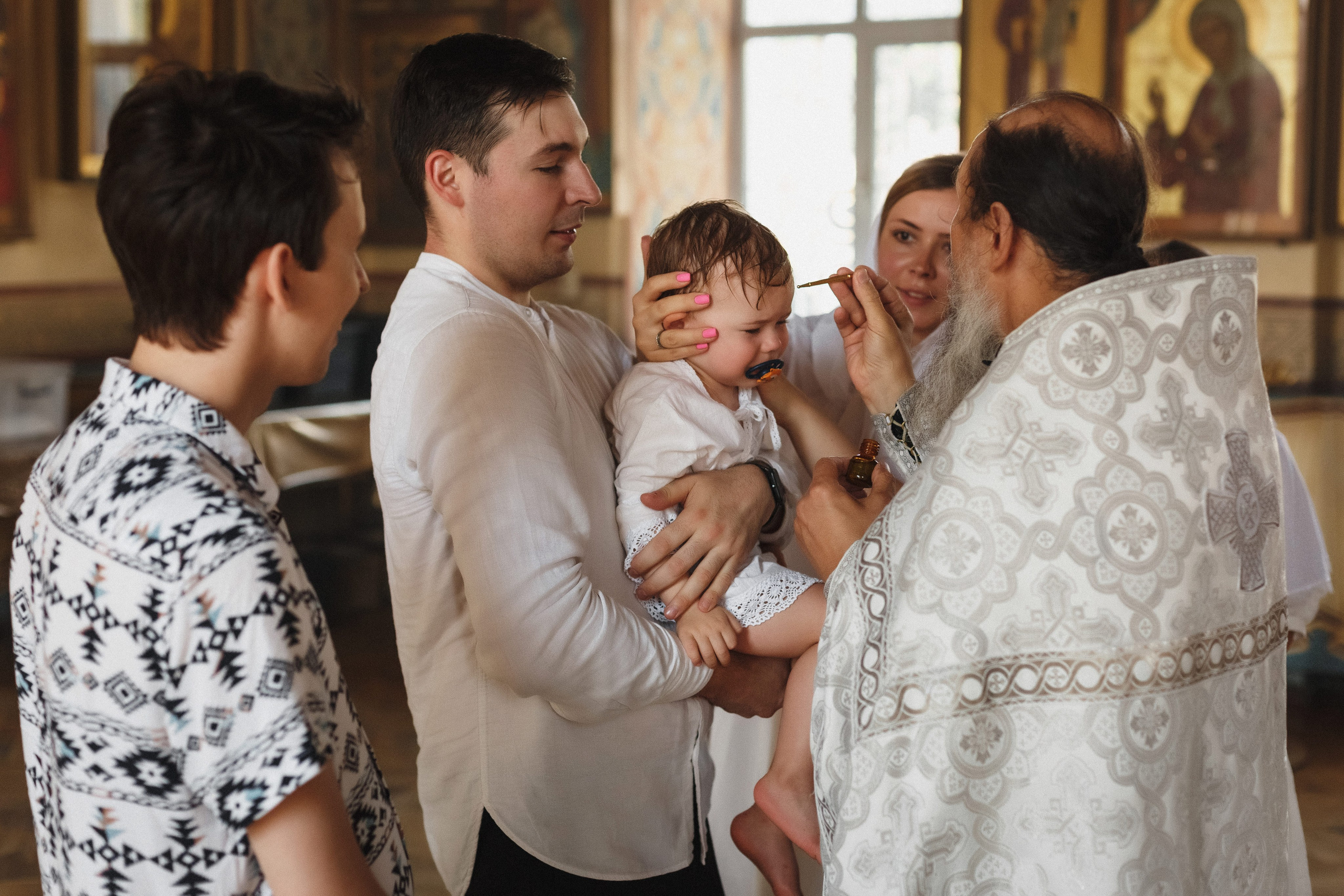 Фотосъёмка крещения Ильи в Никольской церкви Таганрога. Свадебный и семейный фотограф в Таганроге Бакарюк Антон
