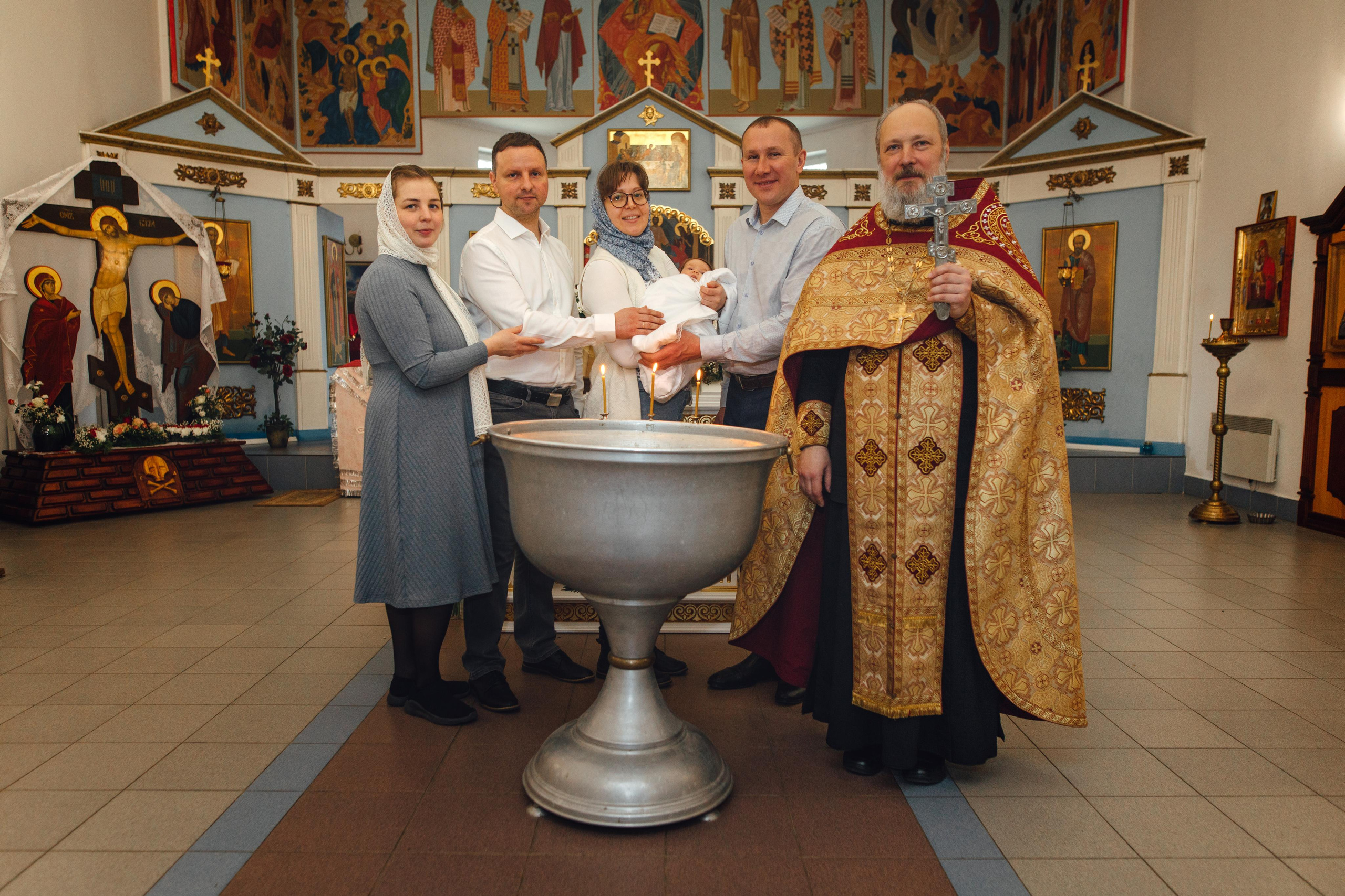 Крещение Ники, храм Петра и Павла, Жодино, апрель 2023