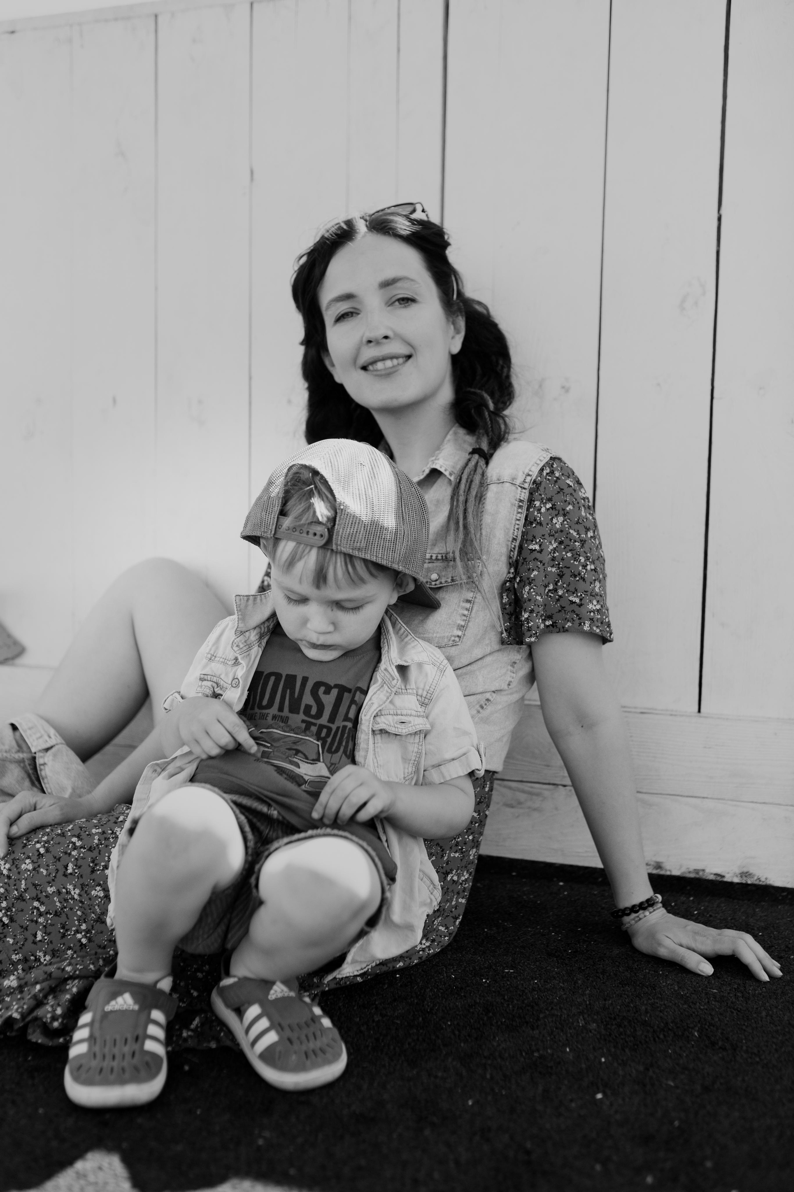 Спортивная площадка, полдень, июнь 2023