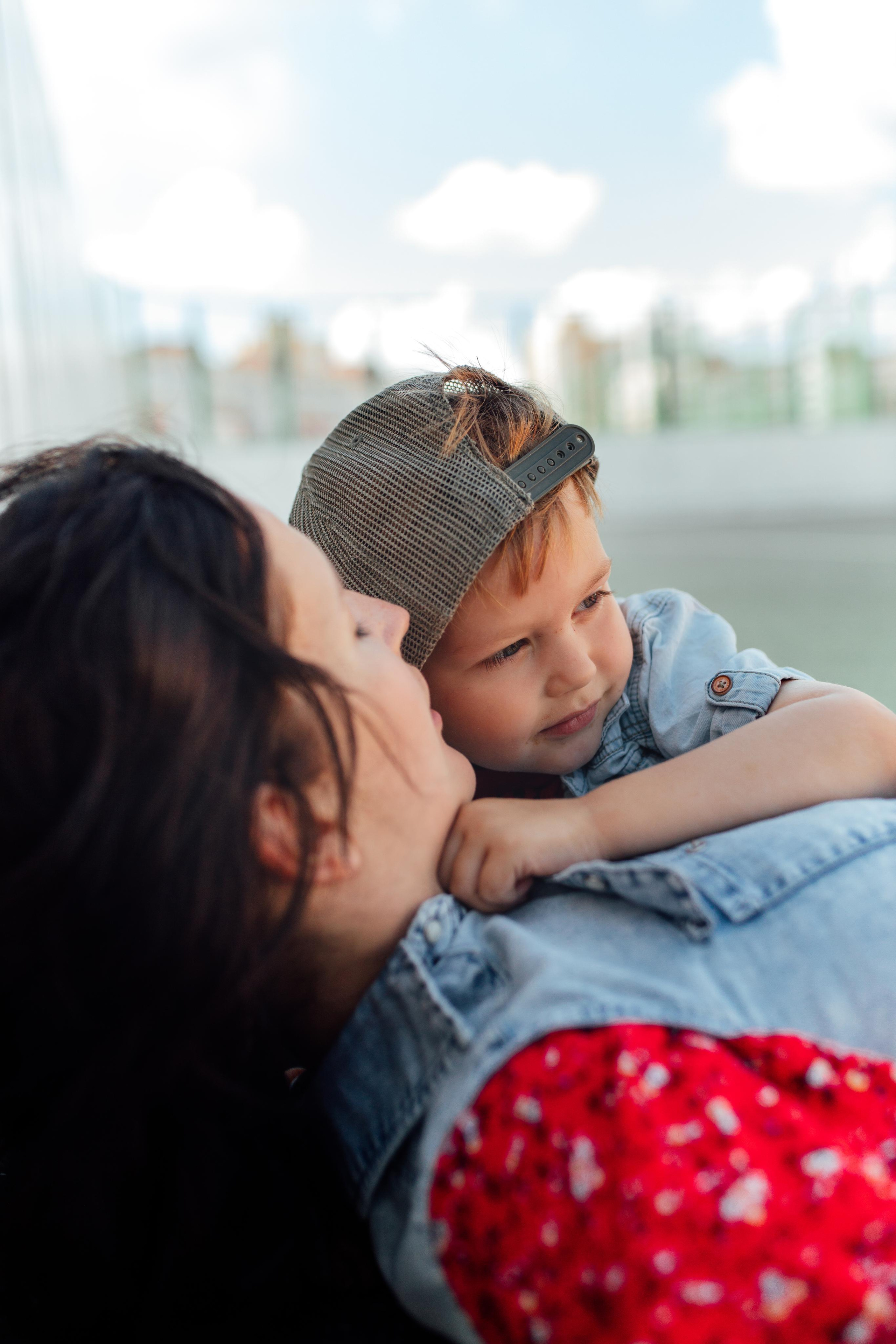 Спортивная площадка, полдень, июнь 2023