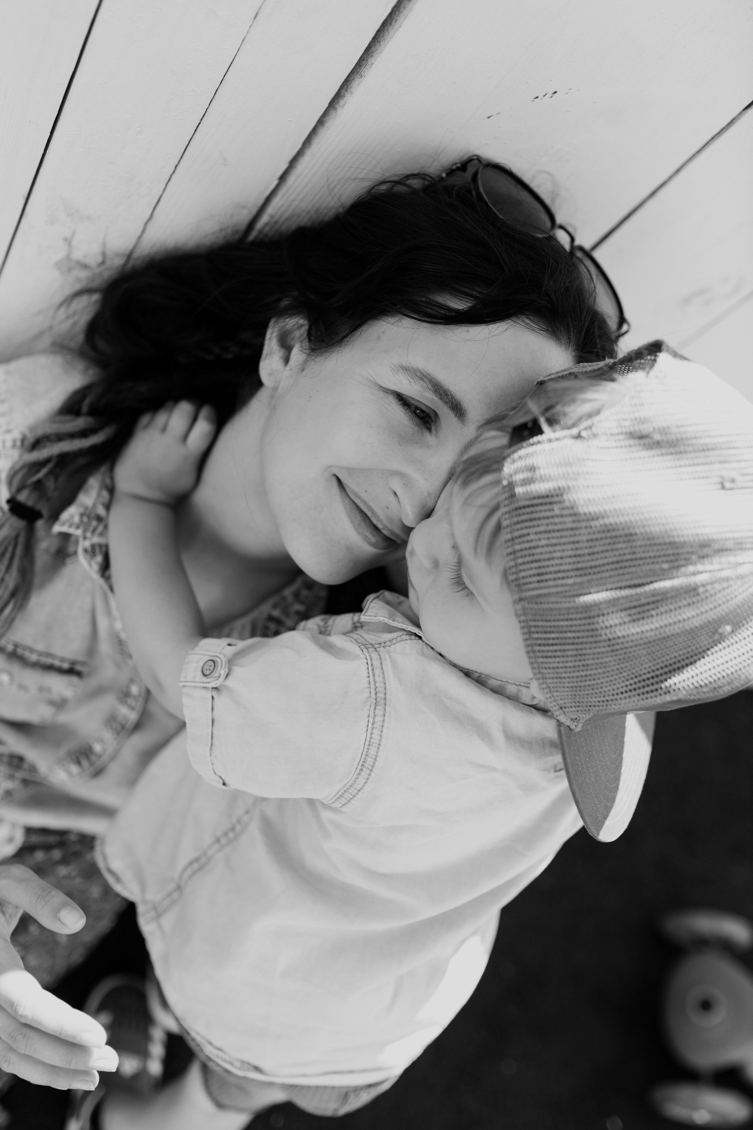 Спортивная площадка, полдень, июнь 2023