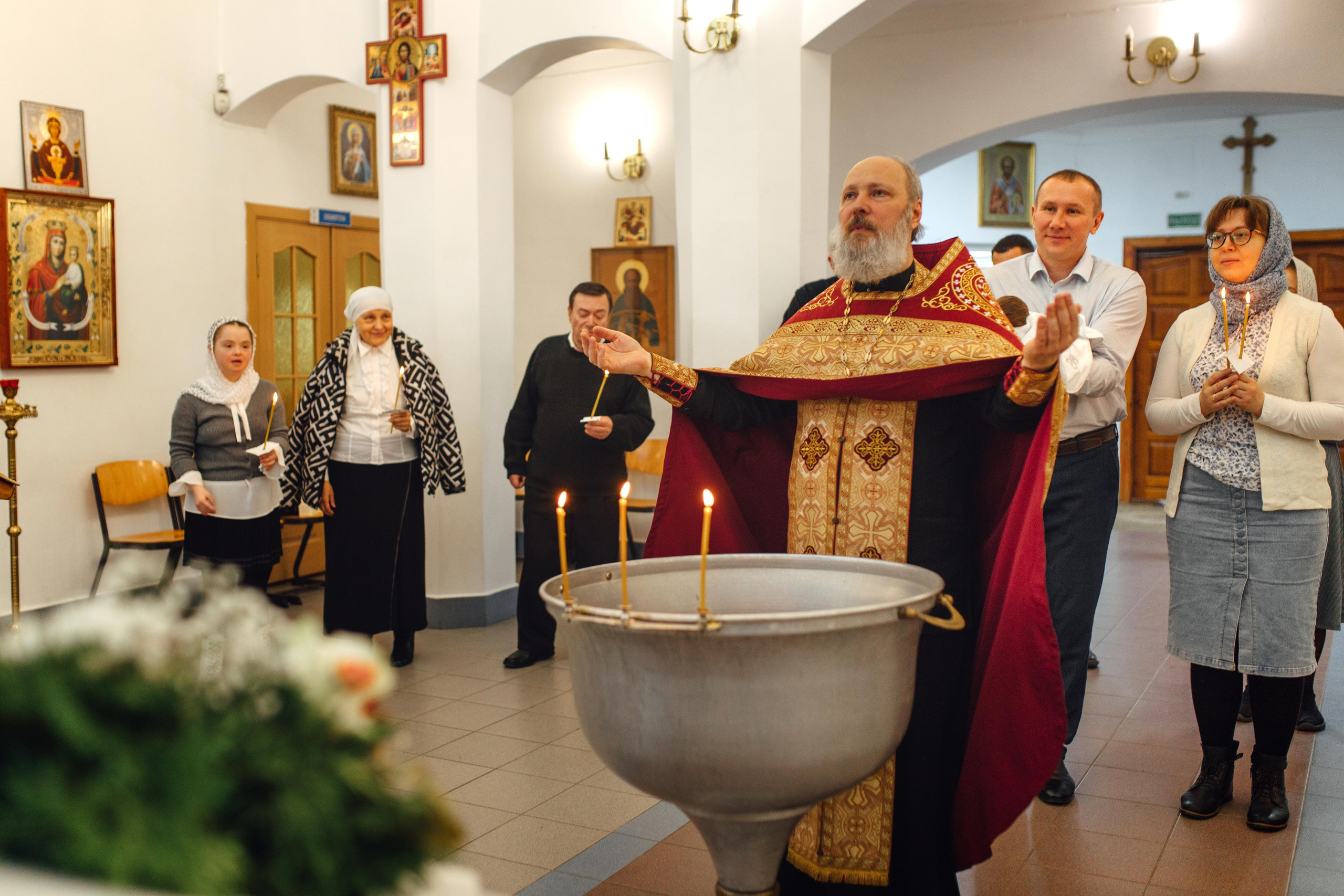 Крещение Ники, храм Петра и Павла, Жодино, апрель 2023