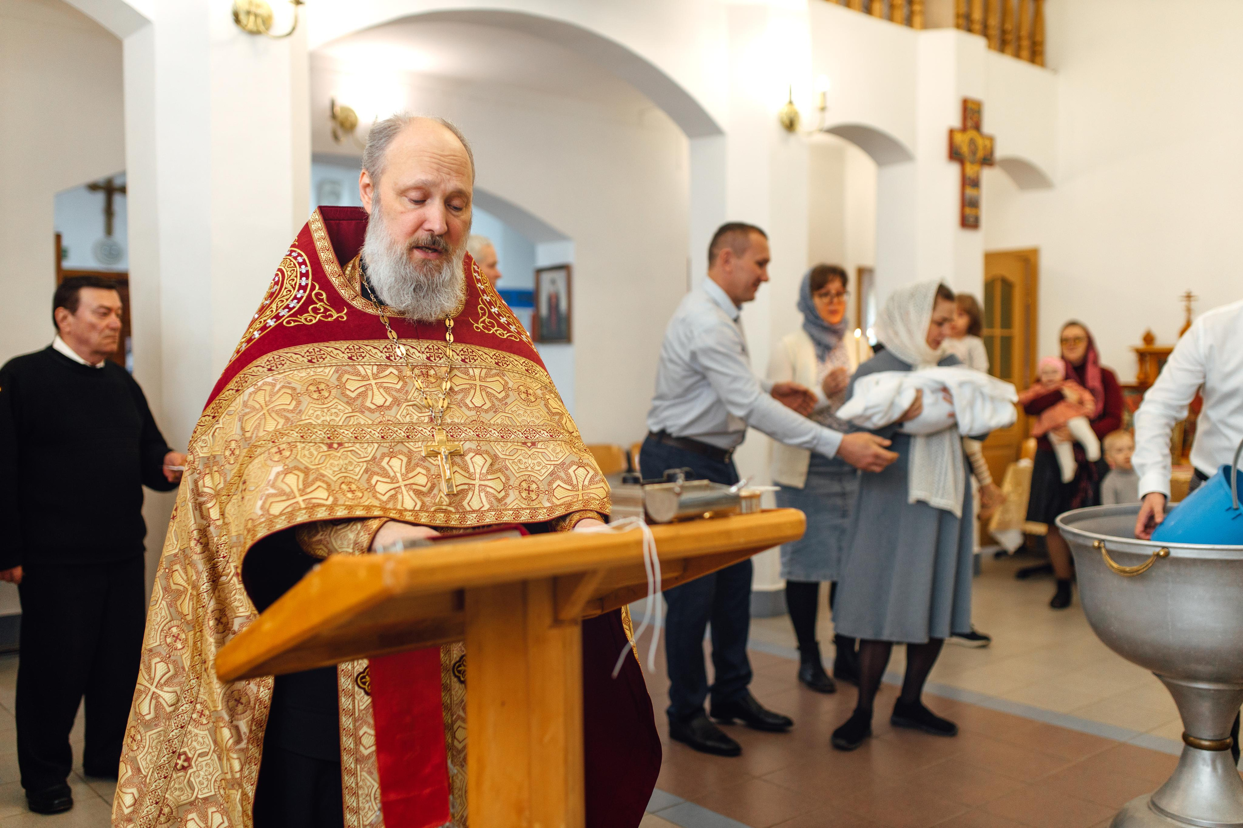 Крещение Ники, храм Петра и Павла, Жодино, апрель 2023