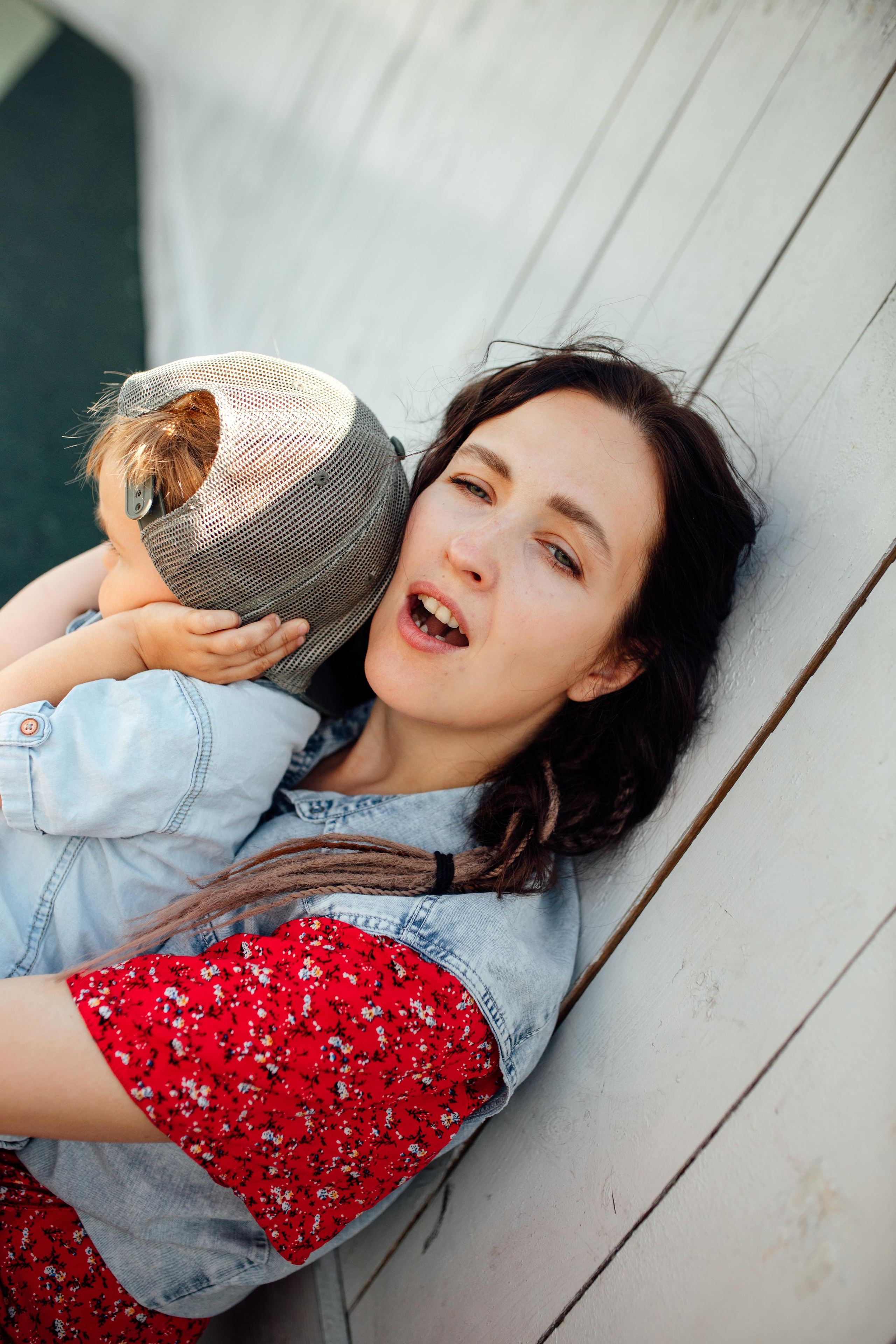 Спортивная площадка, полдень, июнь 2023