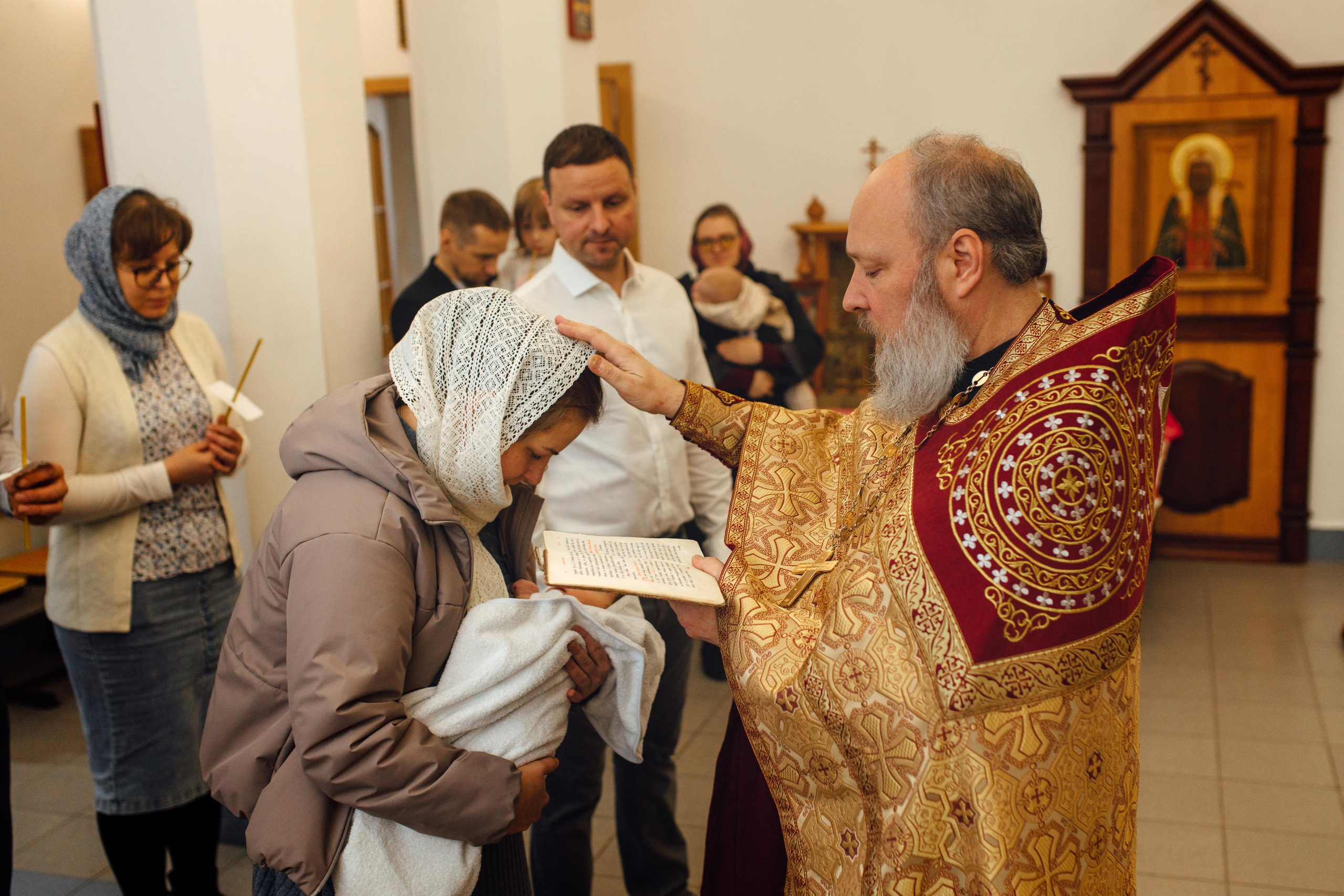 Крещение Ники, храм Петра и Павла, Жодино, апрель 2023