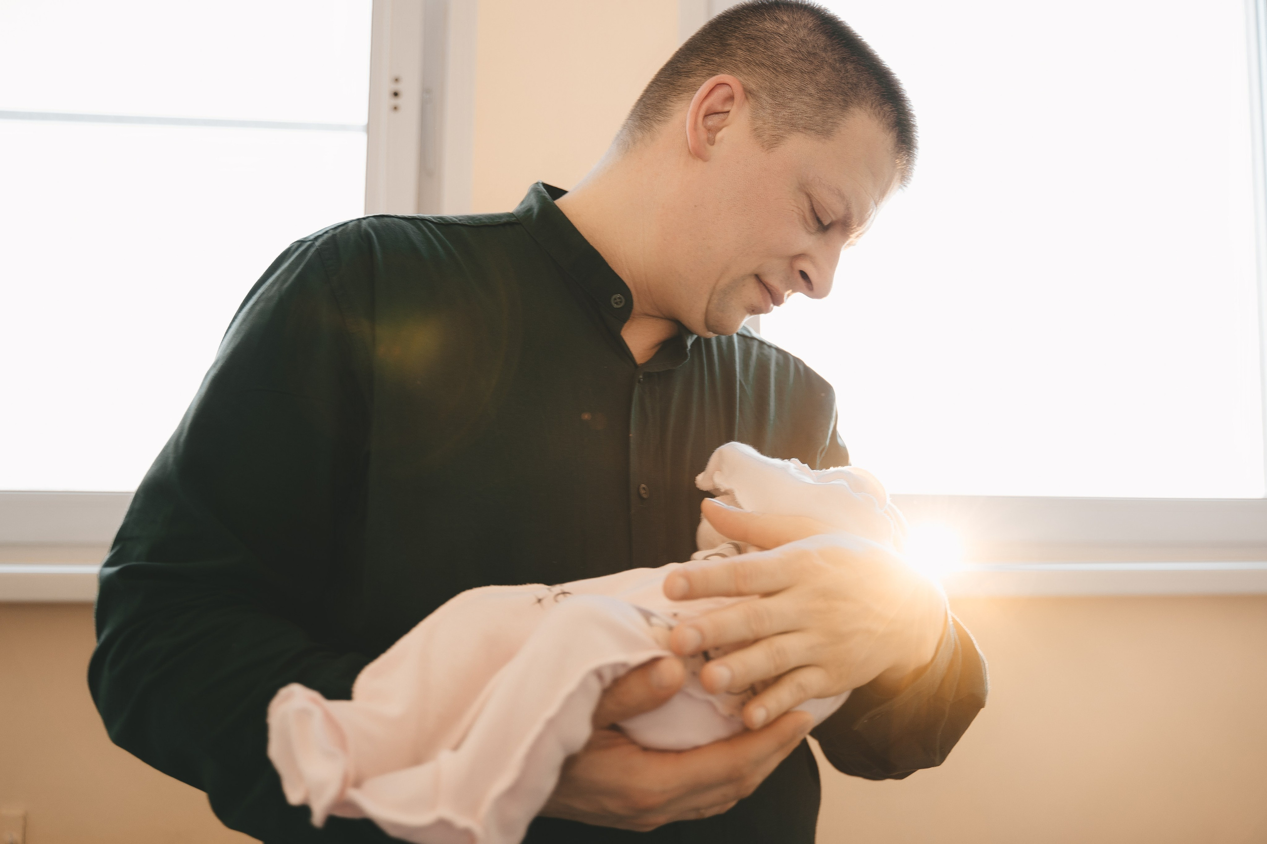 Роды и выписка. Родильный дом № 8 ГКБ № 15 им. О. М. Филатова. Фотографы на роды в Москве. Фото и видео родов. Фотопроект «Продолжение рода»