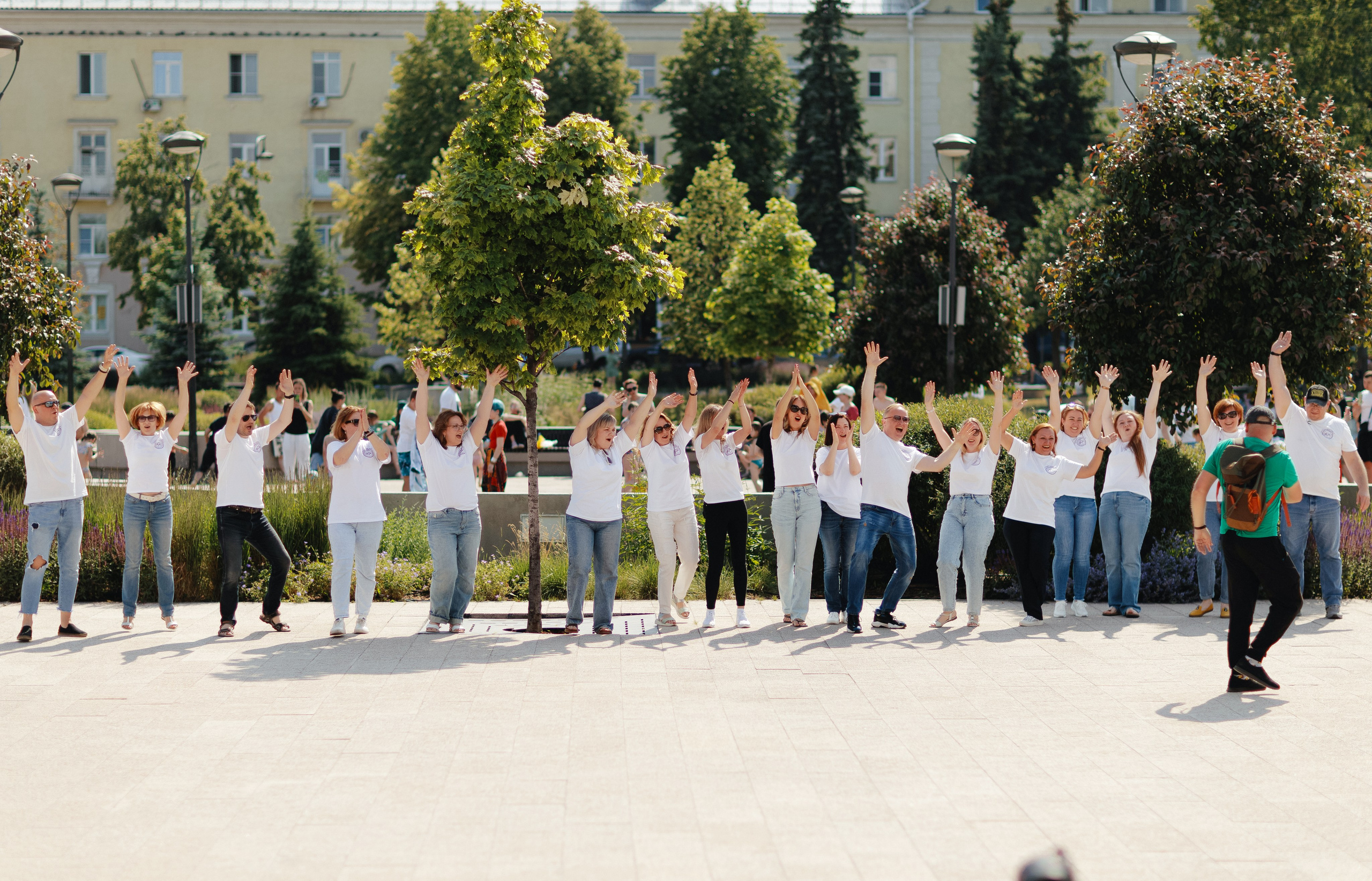 Репортажные фото съёмки клипа от родителей выпускникам. Свадебный фотограф в Воронеже Александр Работкин