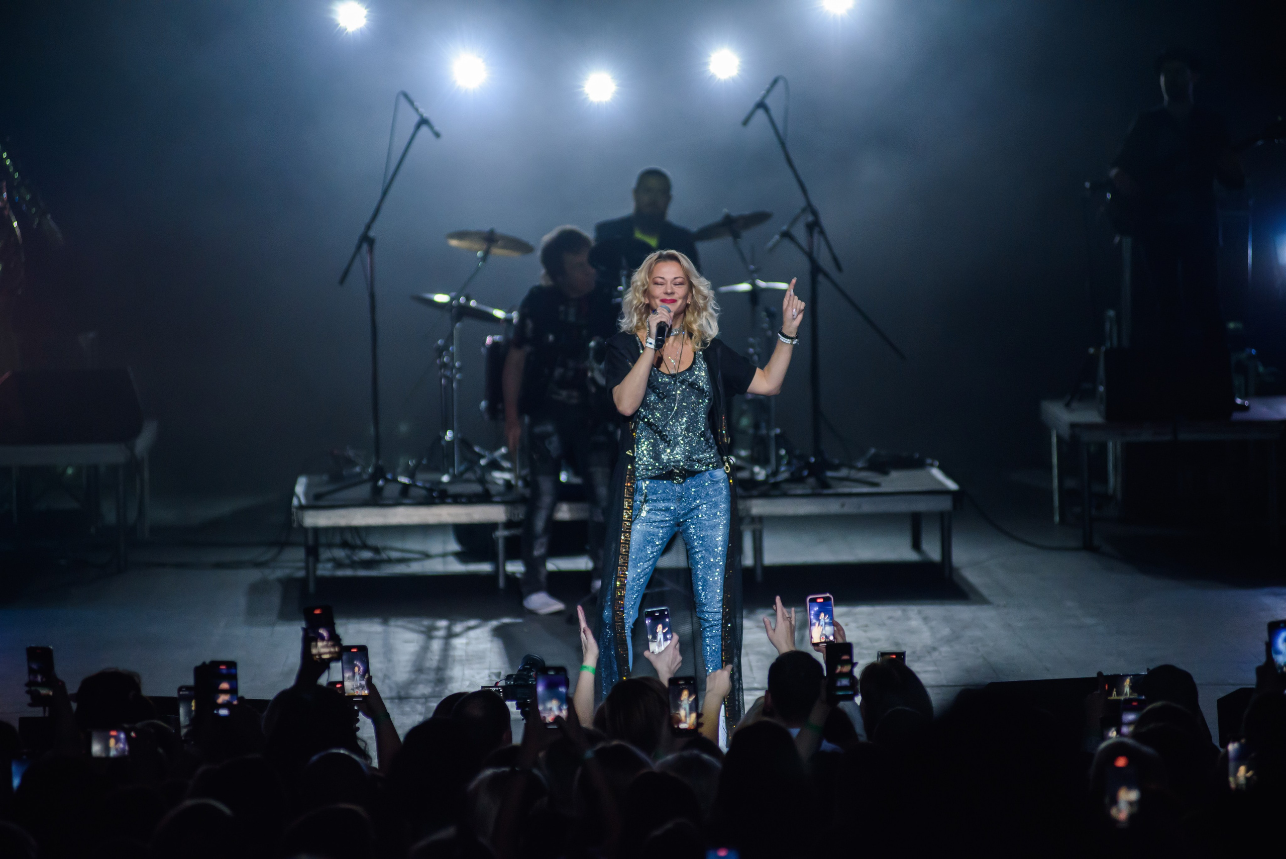 Дискотека 80-90-2000х — «Имена на все времена», Крокус Сити Холл. Бренд-фотограф для экспертов и блогеров в Москве Влада Горбовская