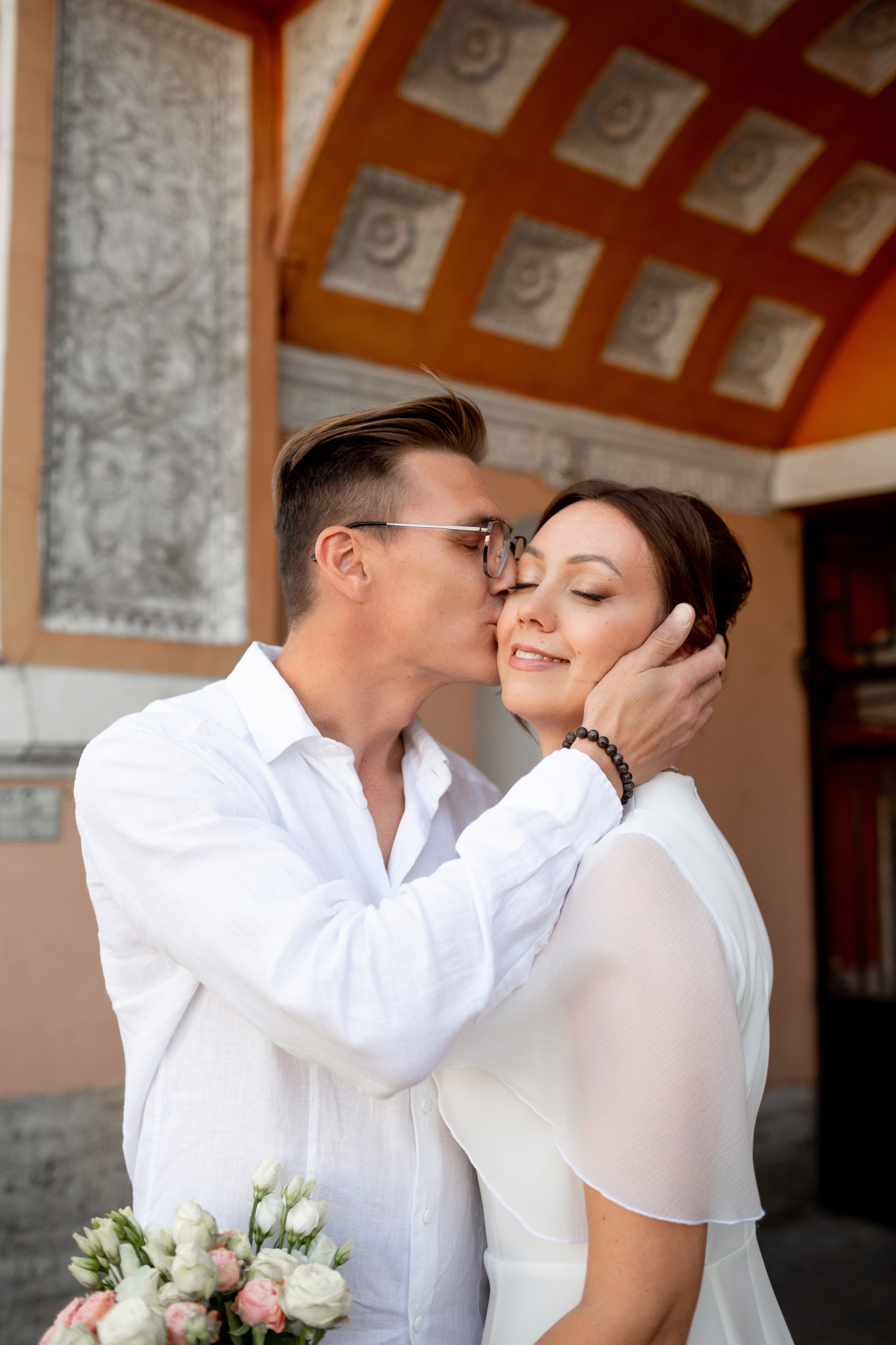 Свадебная фотопрогулка в Петербурге летом. Свадебный фотограф Кирилл Белый