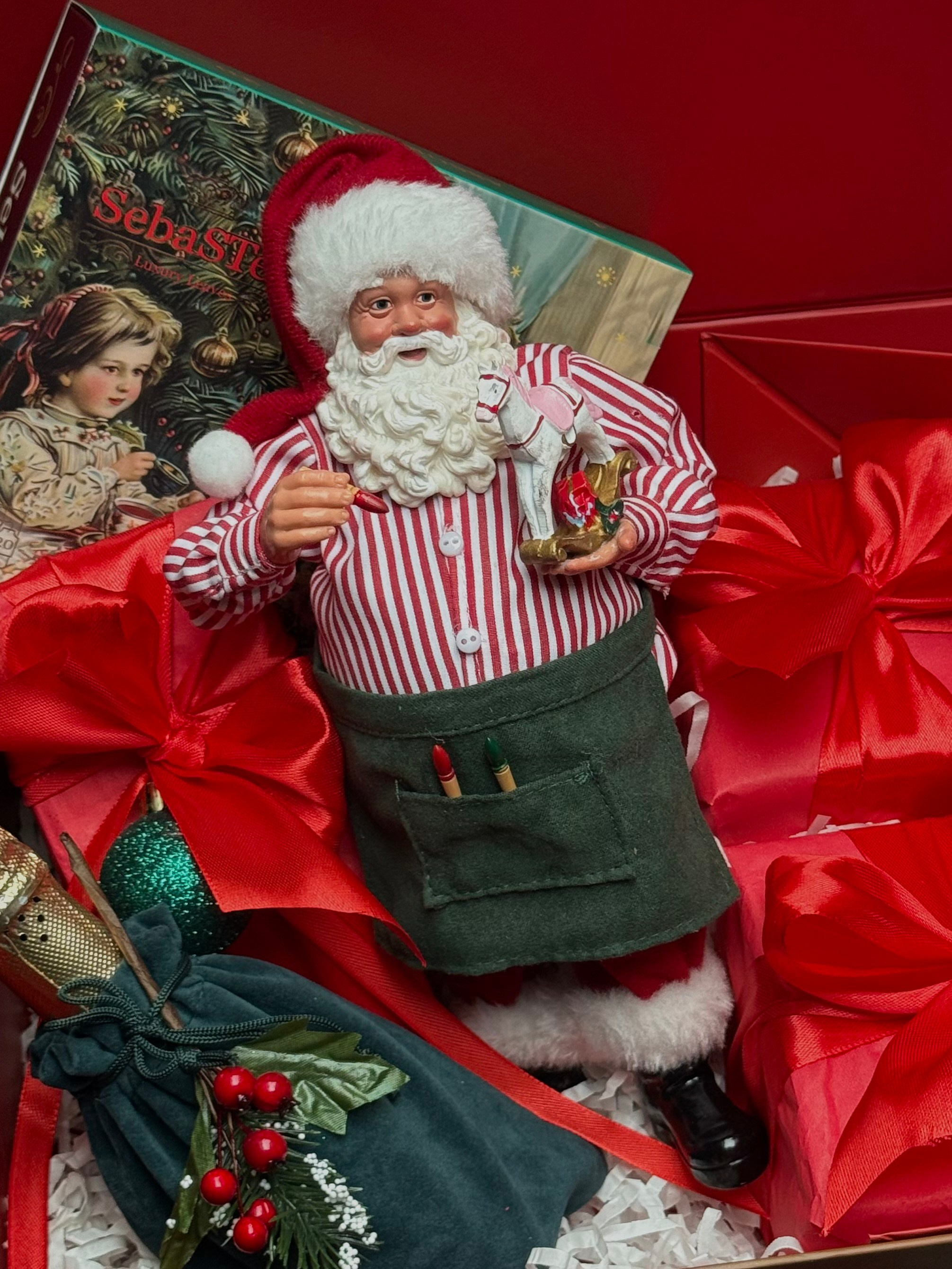 «Санта — художник (2)». Студия подарочных наборов «Владия»