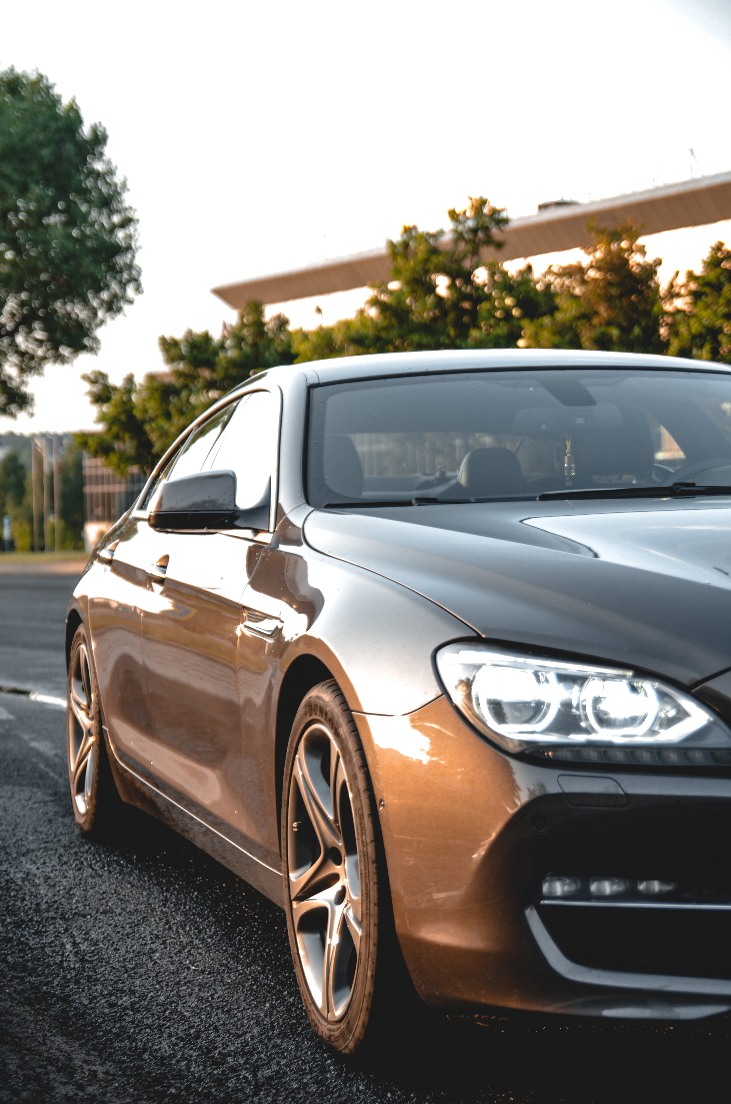 Коричневая BMW 650i xDrive