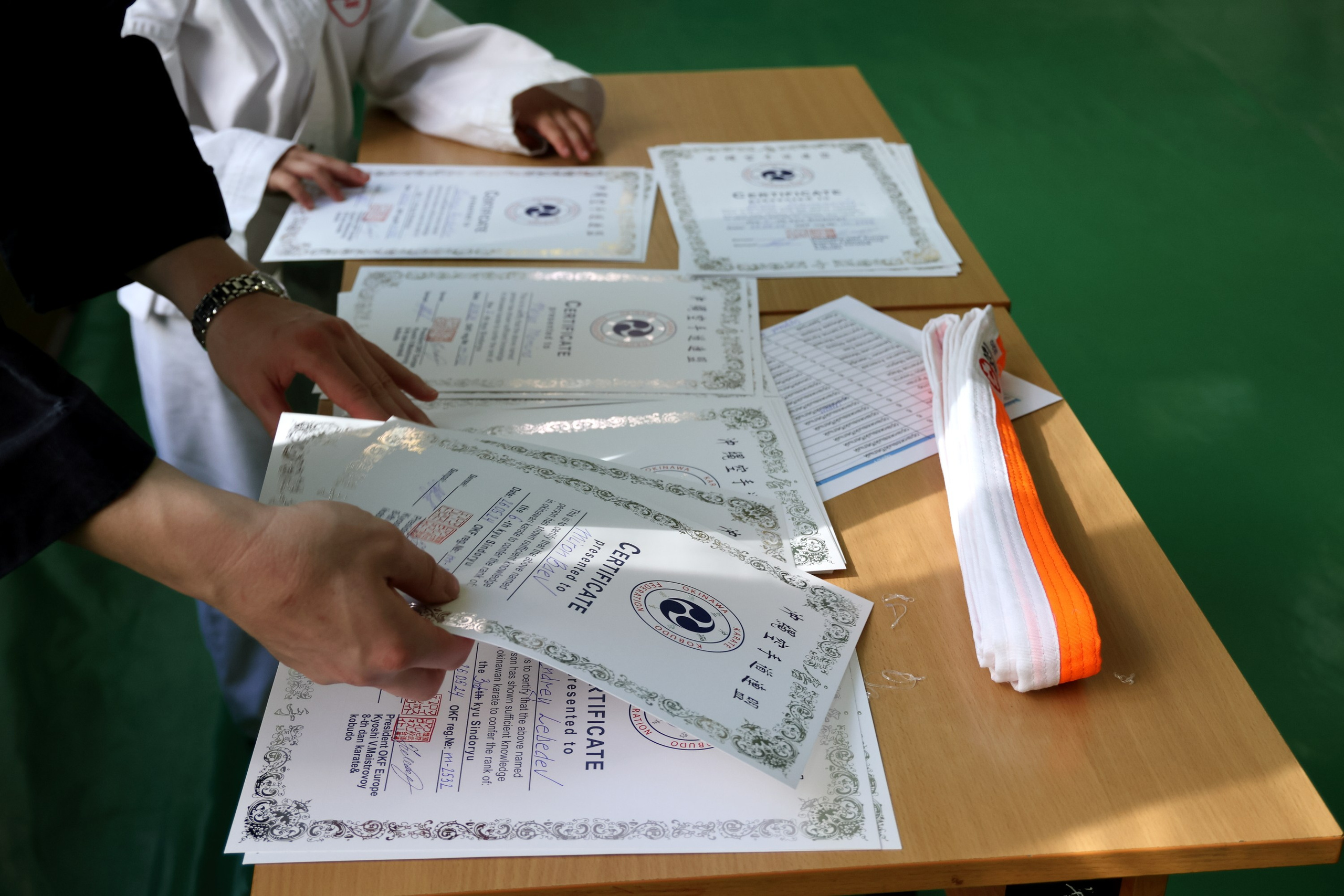 Вручение поясов в школе Окинава каратэ. Спортивный и репортажный фотограф Ермакова Светлана