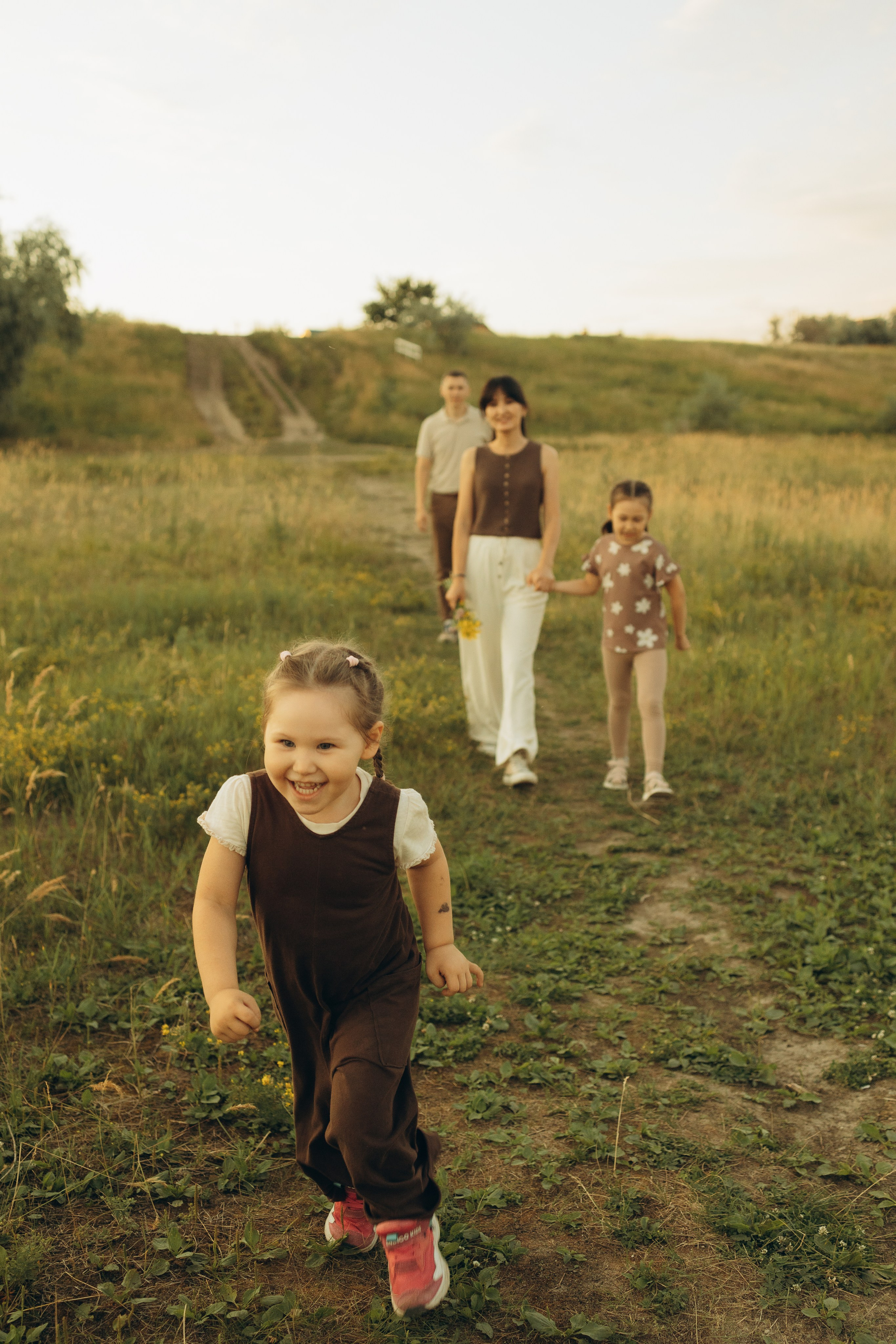 На природе. Семейный фотограф Новосибирск Фотограф на выписку Новосибирск