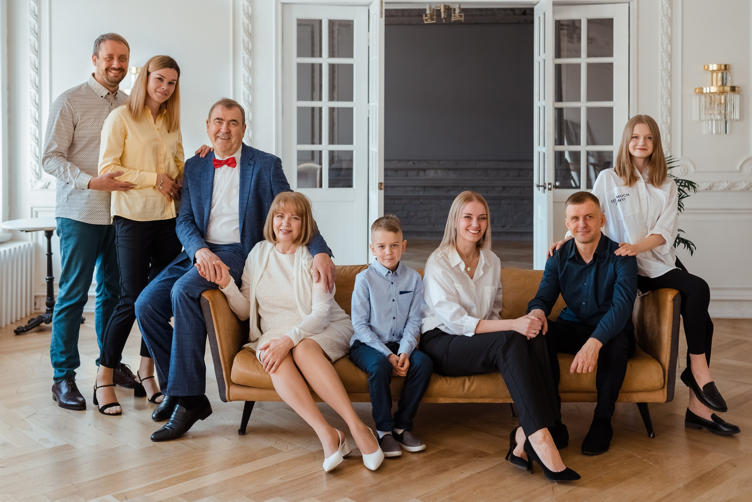 Фотосессия большой семьи в студии в Санкт-Петербурге. Фотограф Юлия Кондратьева