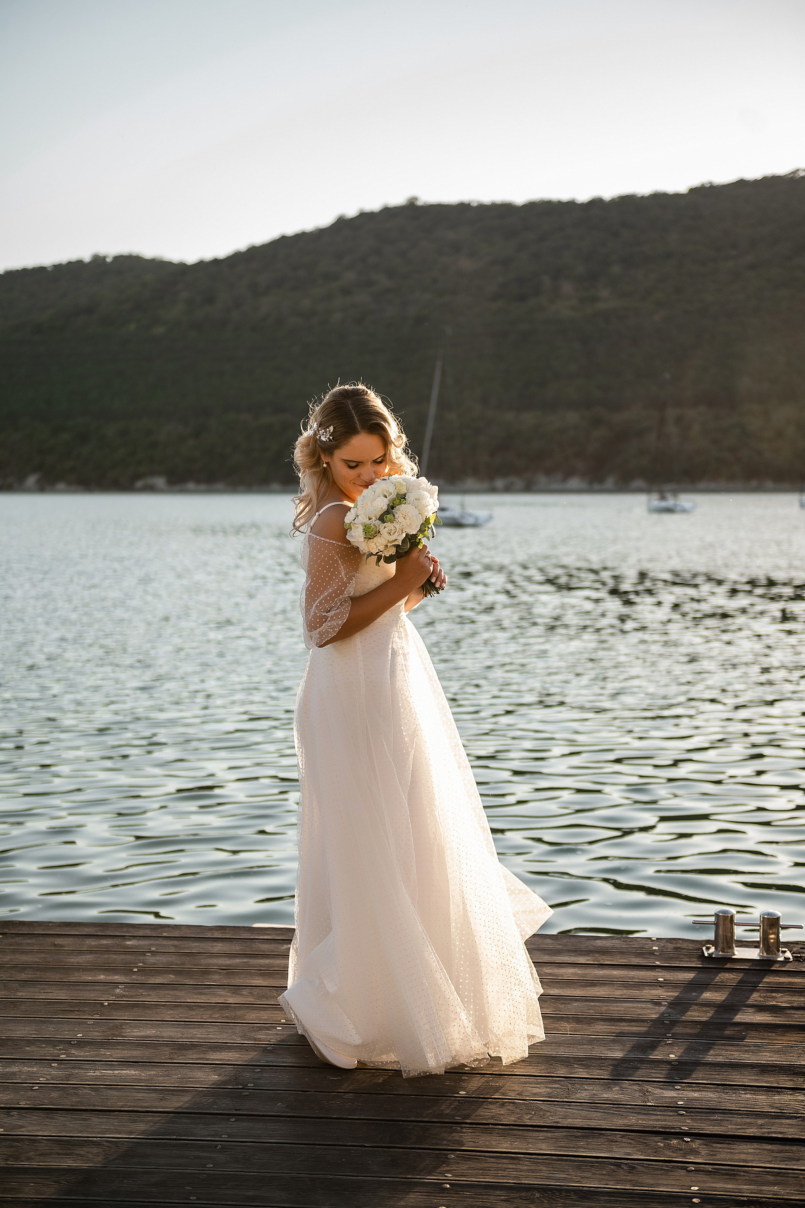Свадьба букет невесты жених невеста свадебное платье. Свадебный фотограф Новороссийск Марина КрамарИна Полещук