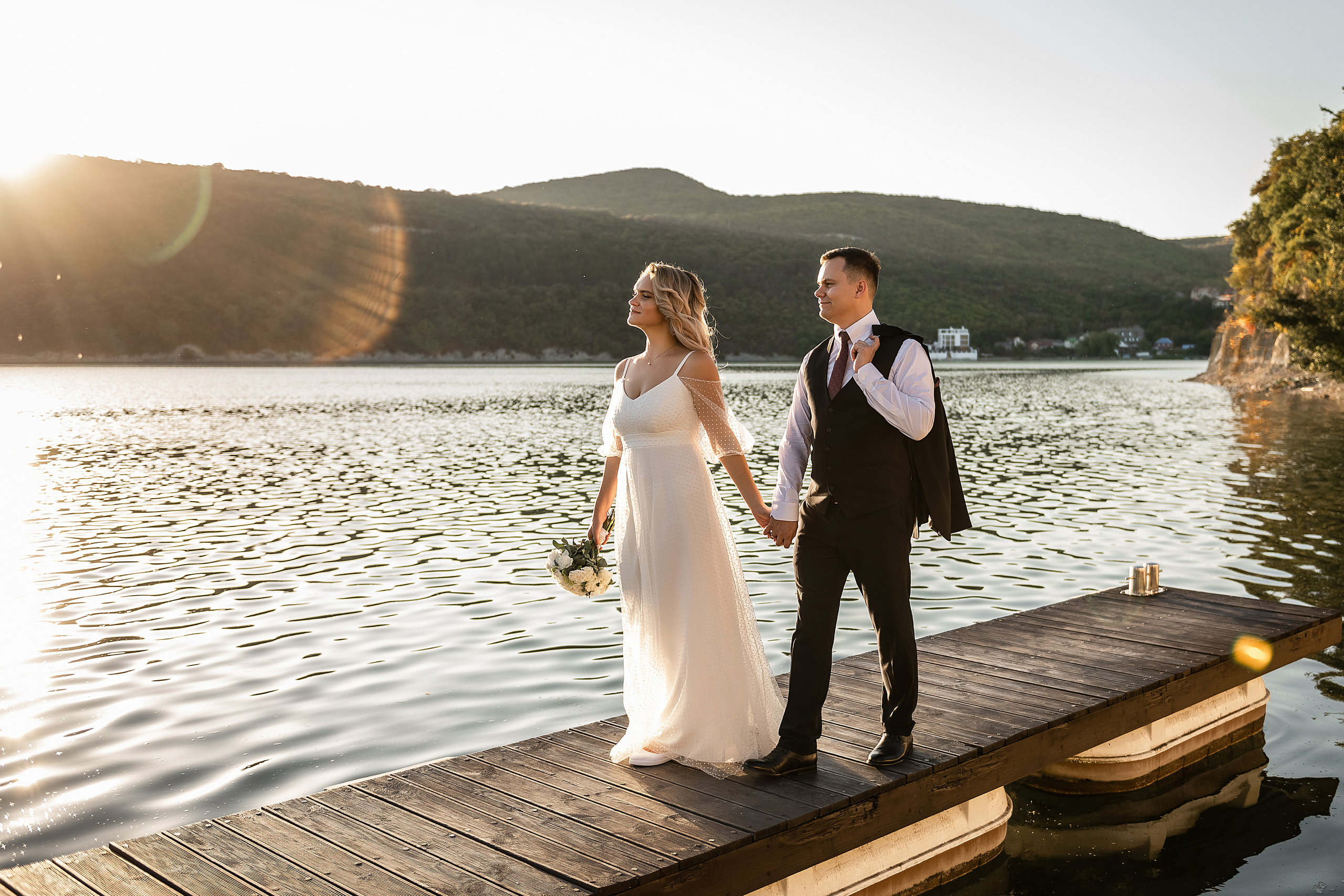 Свадьба букет невесты жених невеста свадебное платье. Свадебный фотограф Новороссийск Марина КрамарИна Полещук