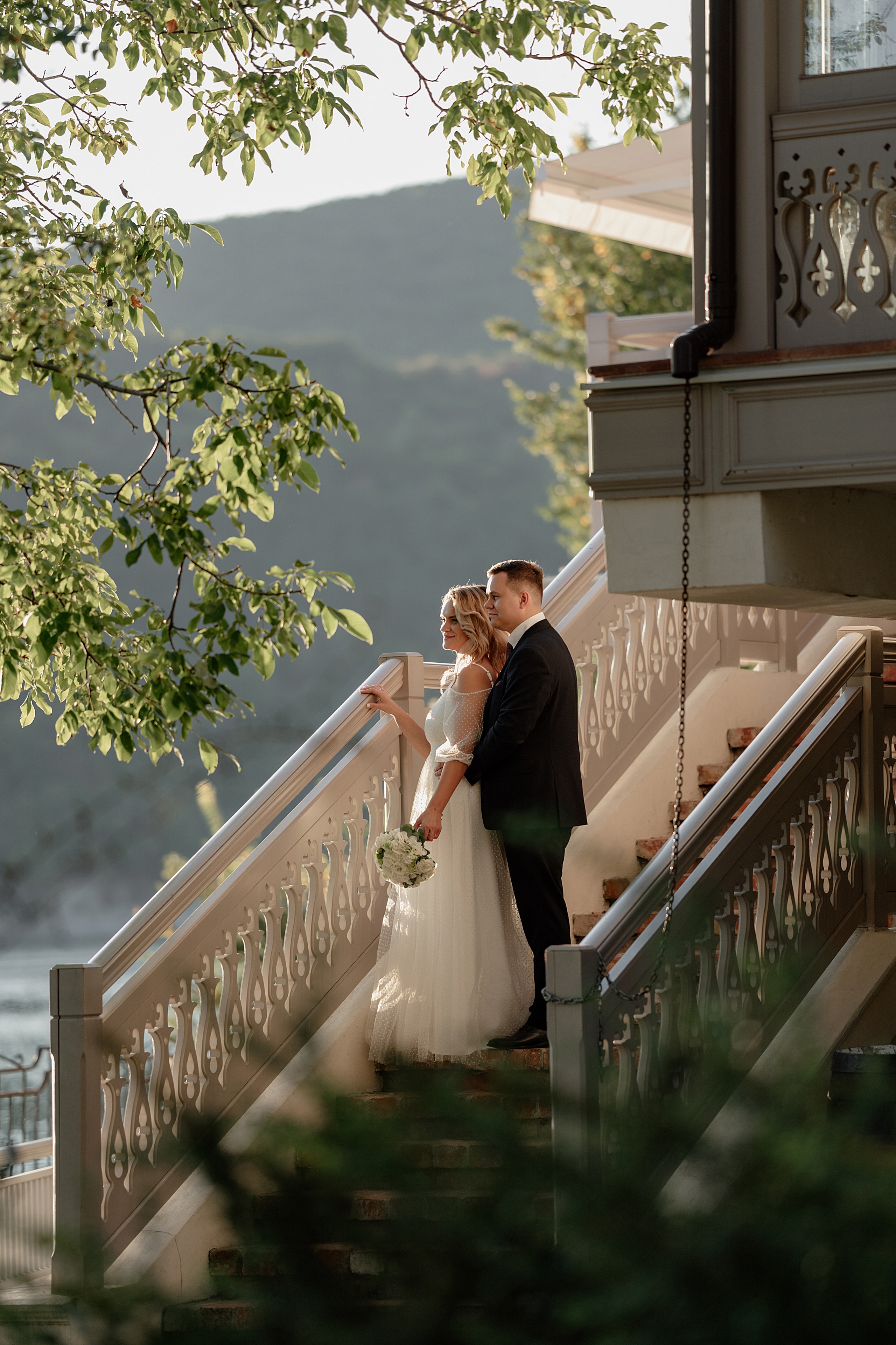 Свадьба букет невесты жених невеста свадебное платье. Свадебный фотограф Новороссийск Марина КрамарИна Полещук