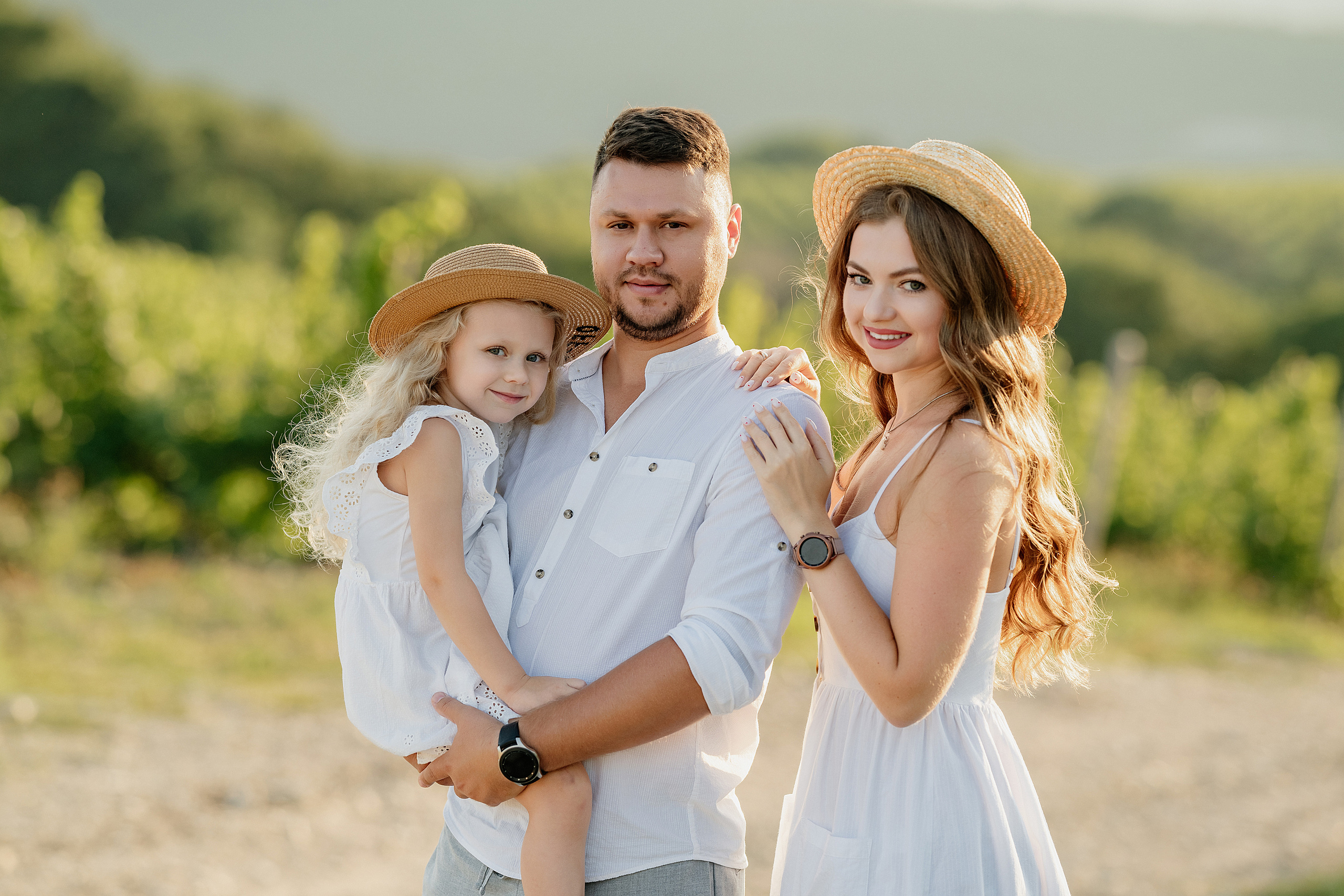 Семейная фотосессия, фотосессия семь, летняя фотосессия семьи. Свадебный фотограф Новороссийск Марина КрамарИна Полещук
