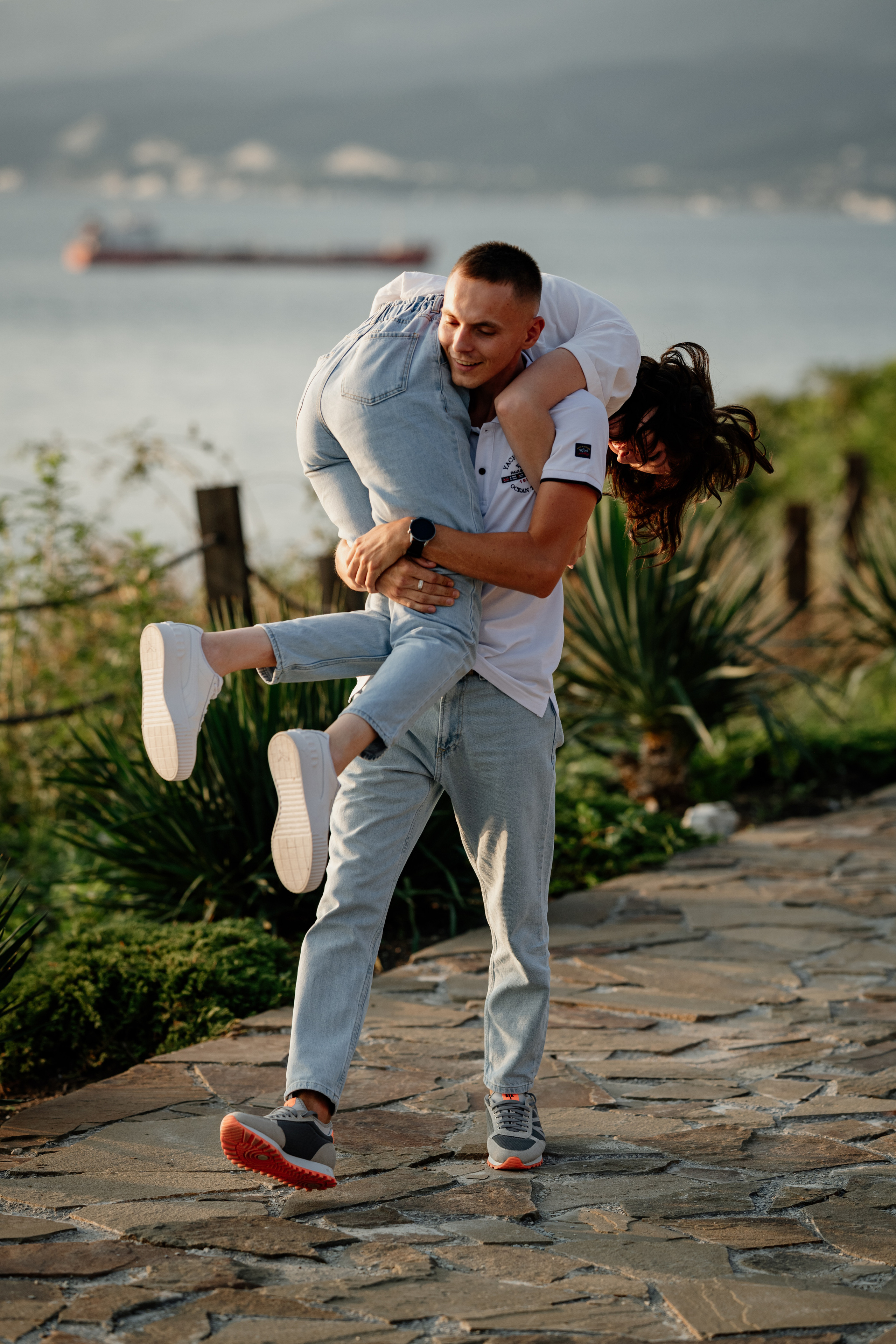 Фотосессия влюбленных на море. Свадебный фотограф Новороссийск Марина КрамарИна Полещук