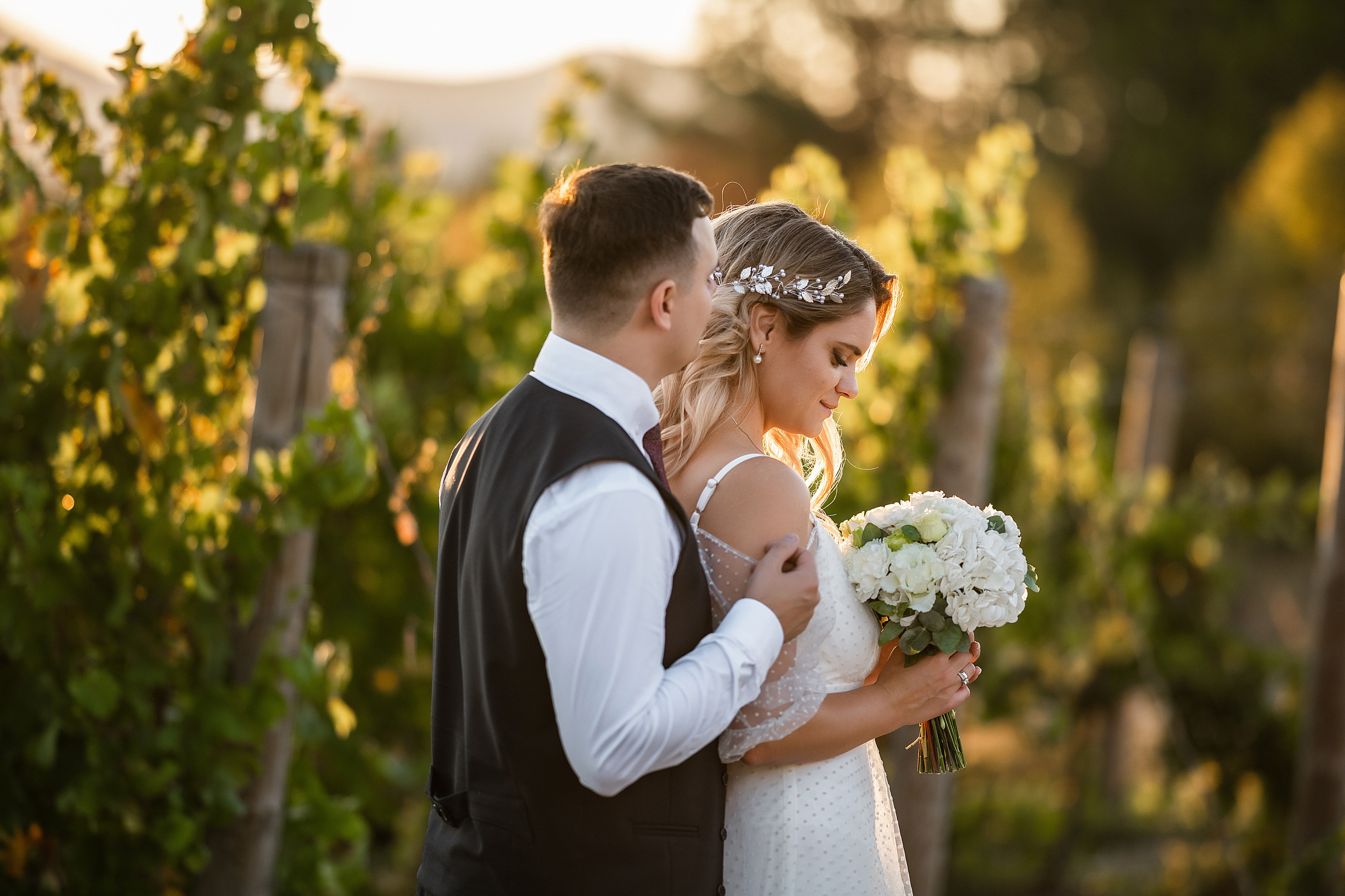 Свадьба букет невесты жених невеста свадебное платье. Свадебный фотограф Новороссийск Марина КрамарИна Полещук
