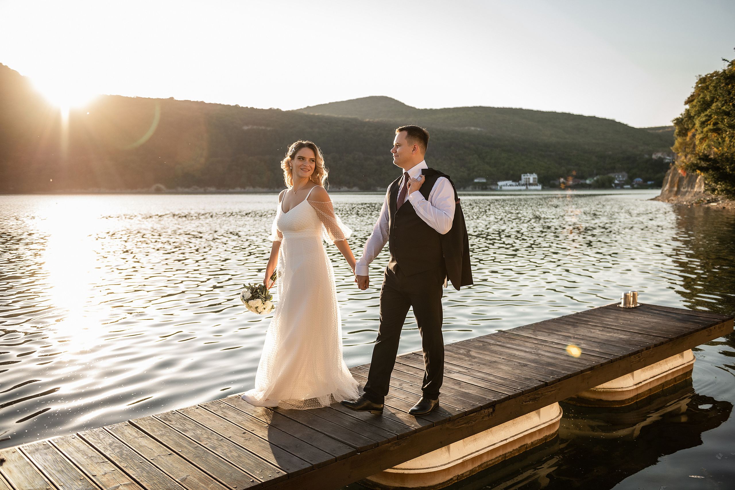 Свадьба букет невесты жених невеста свадебное платье. Свадебный фотограф Новороссийск Марина КрамарИна Полещук