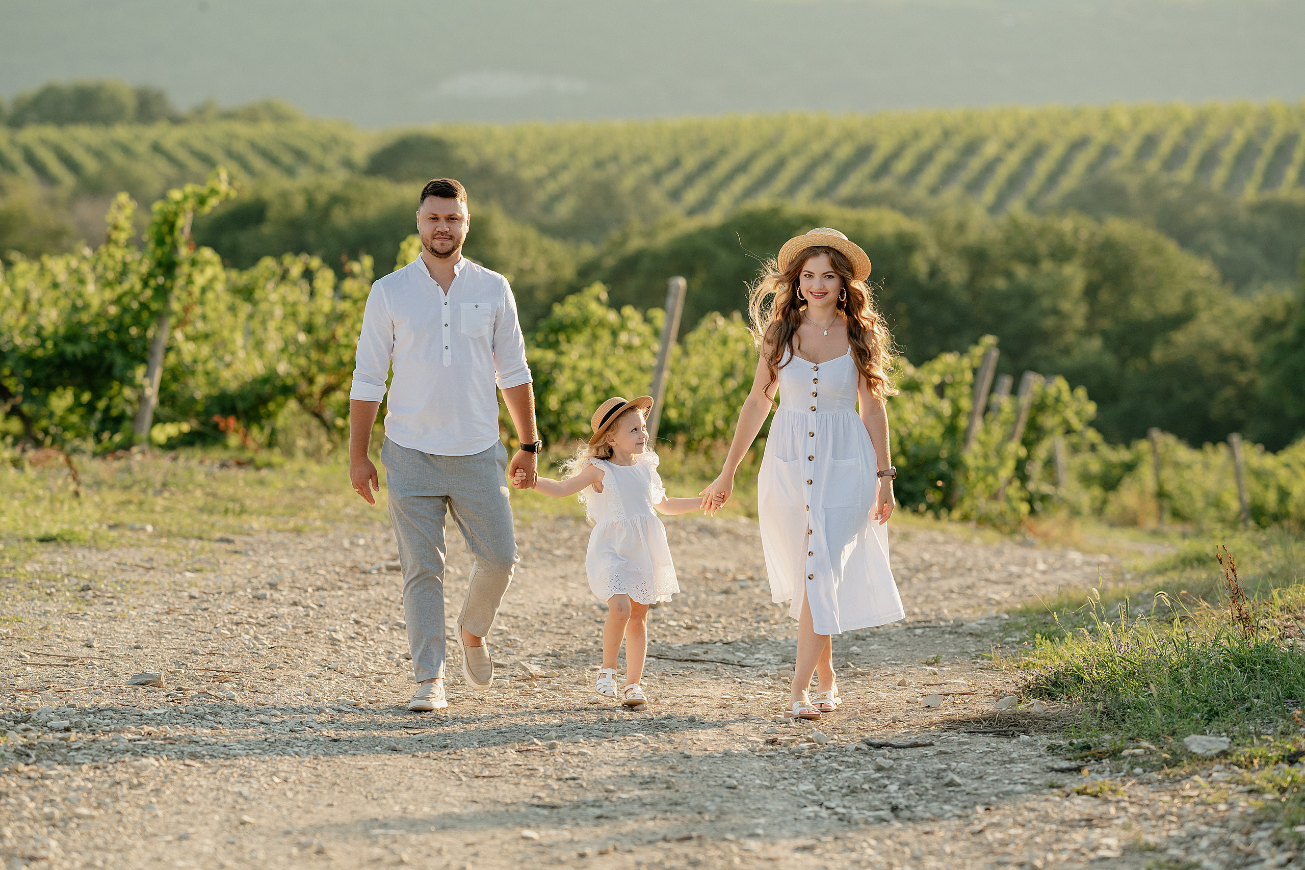 Семейная фотосессия, фотосессия семь, летняя фотосессия семьи. Свадебный фотограф Новороссийск Марина КрамарИна Полещук