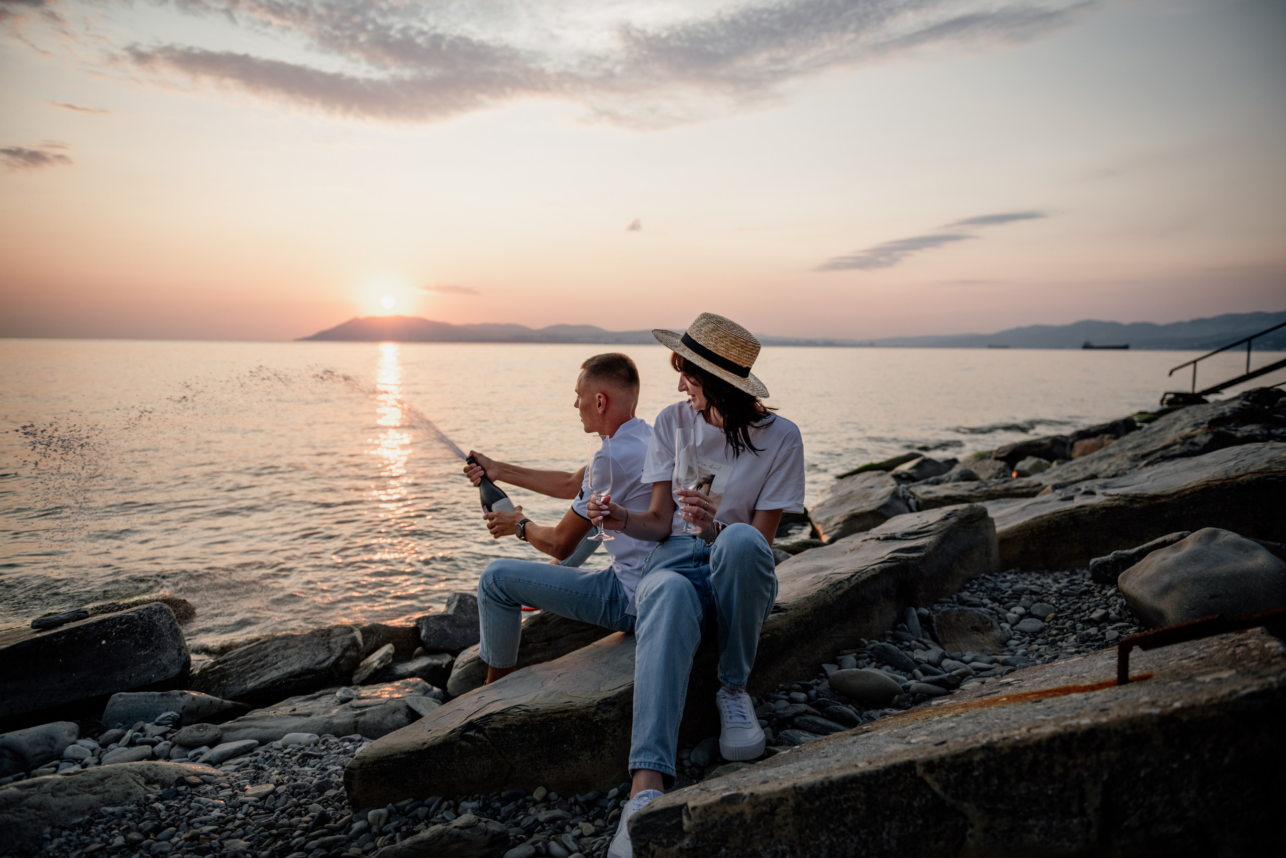 Фотосессия влюбленных на море. Свадебный фотограф Новороссийск Марина КрамарИна Полещук