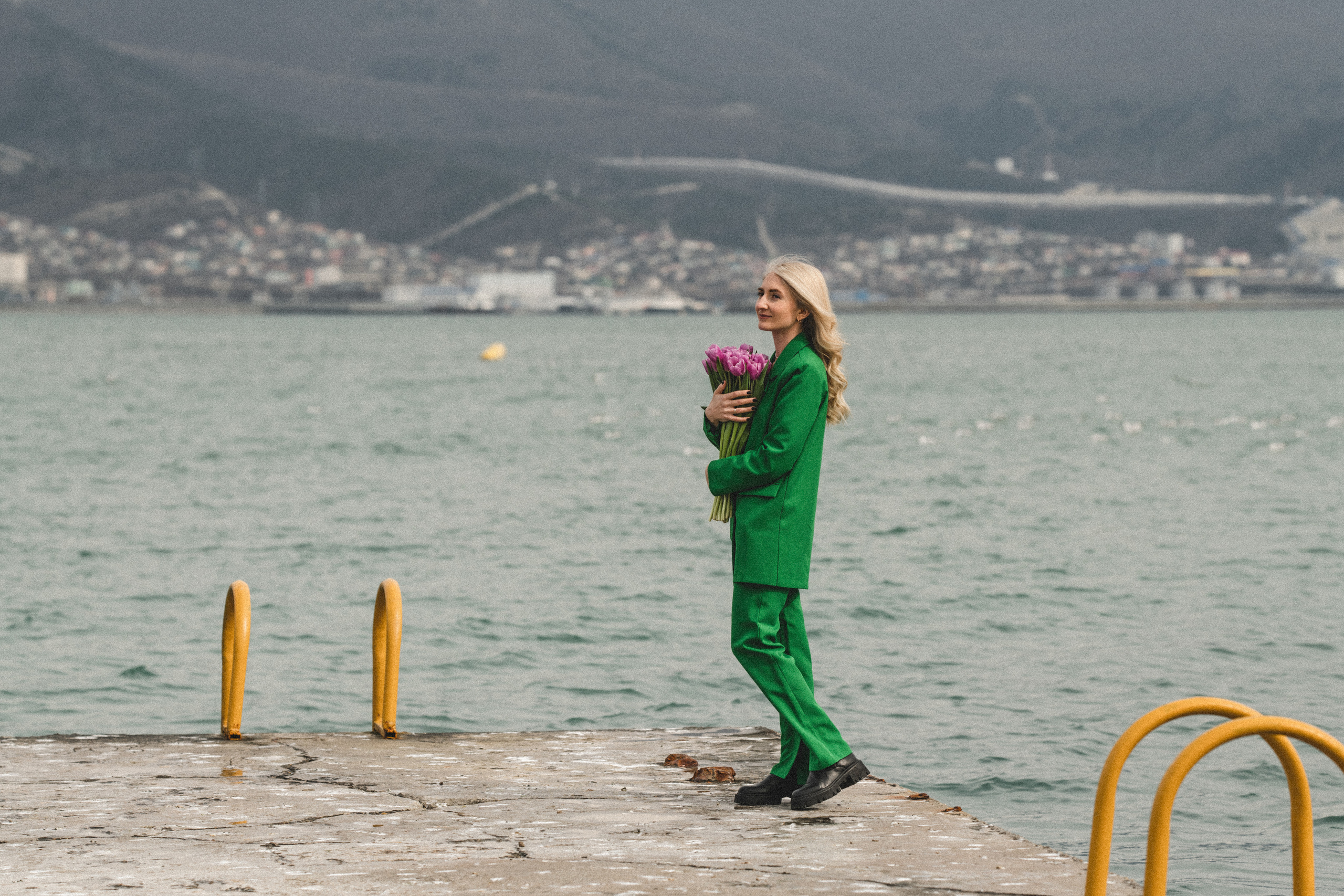 Фотограф новороссийск, женская фотосессия с цветами, фотосессия весной. Свадебный фотограф Новороссийск Марина КрамарИна Полещук