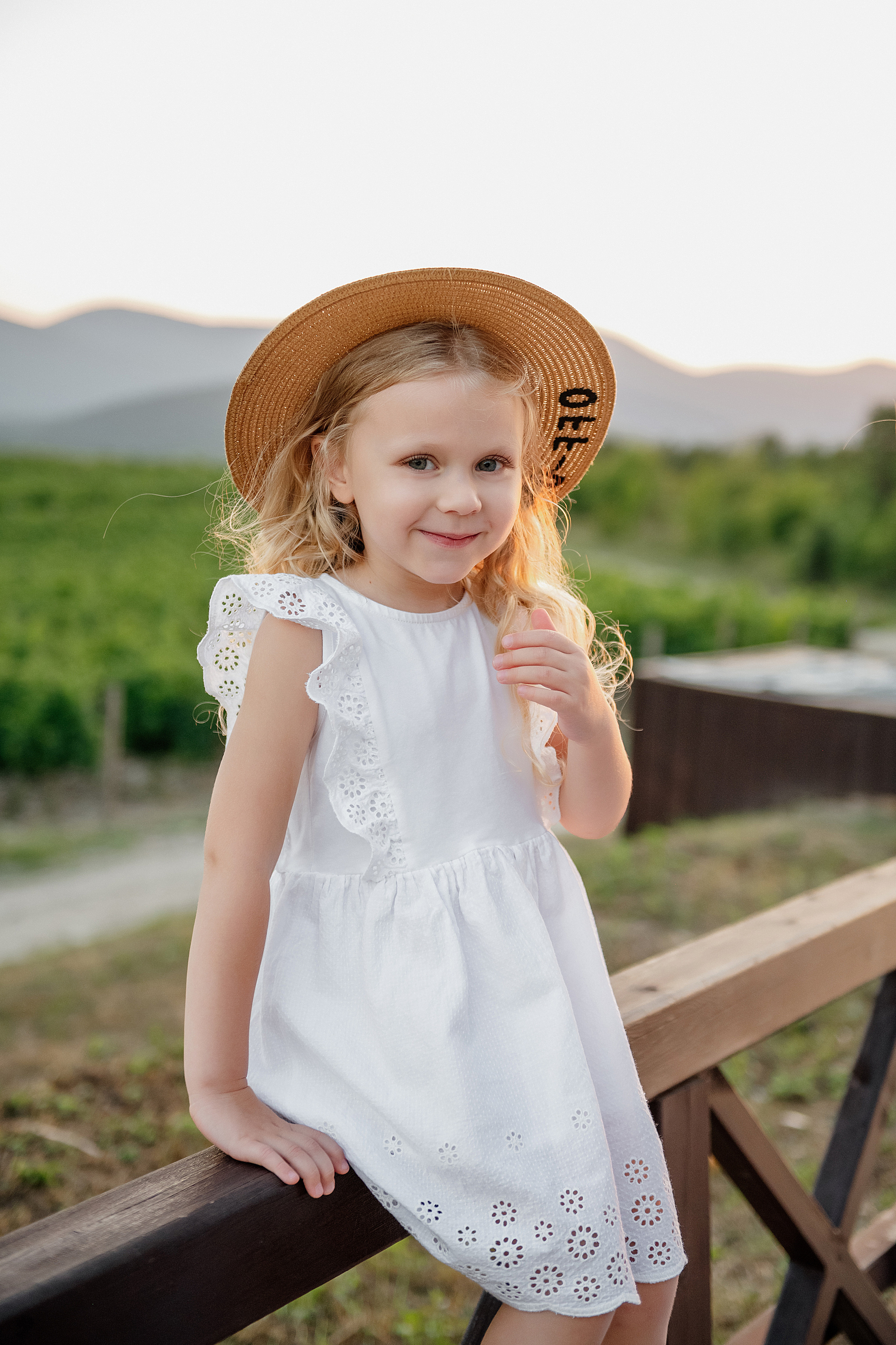 Семейная фотосессия, фотосессия семь, летняя фотосессия семьи. Свадебный фотограф Новороссийск Марина КрамарИна Полещук