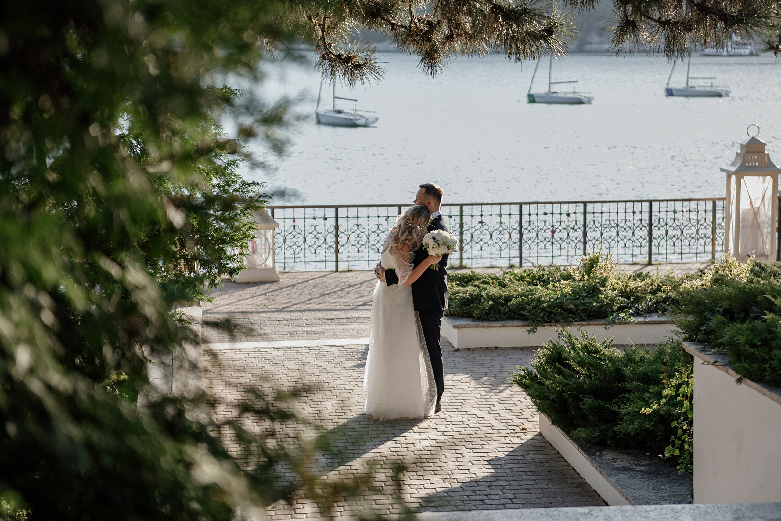 Свадьба букет невесты жених невеста свадебное платье. Свадебный фотограф Новороссийск Марина КрамарИна Полещук