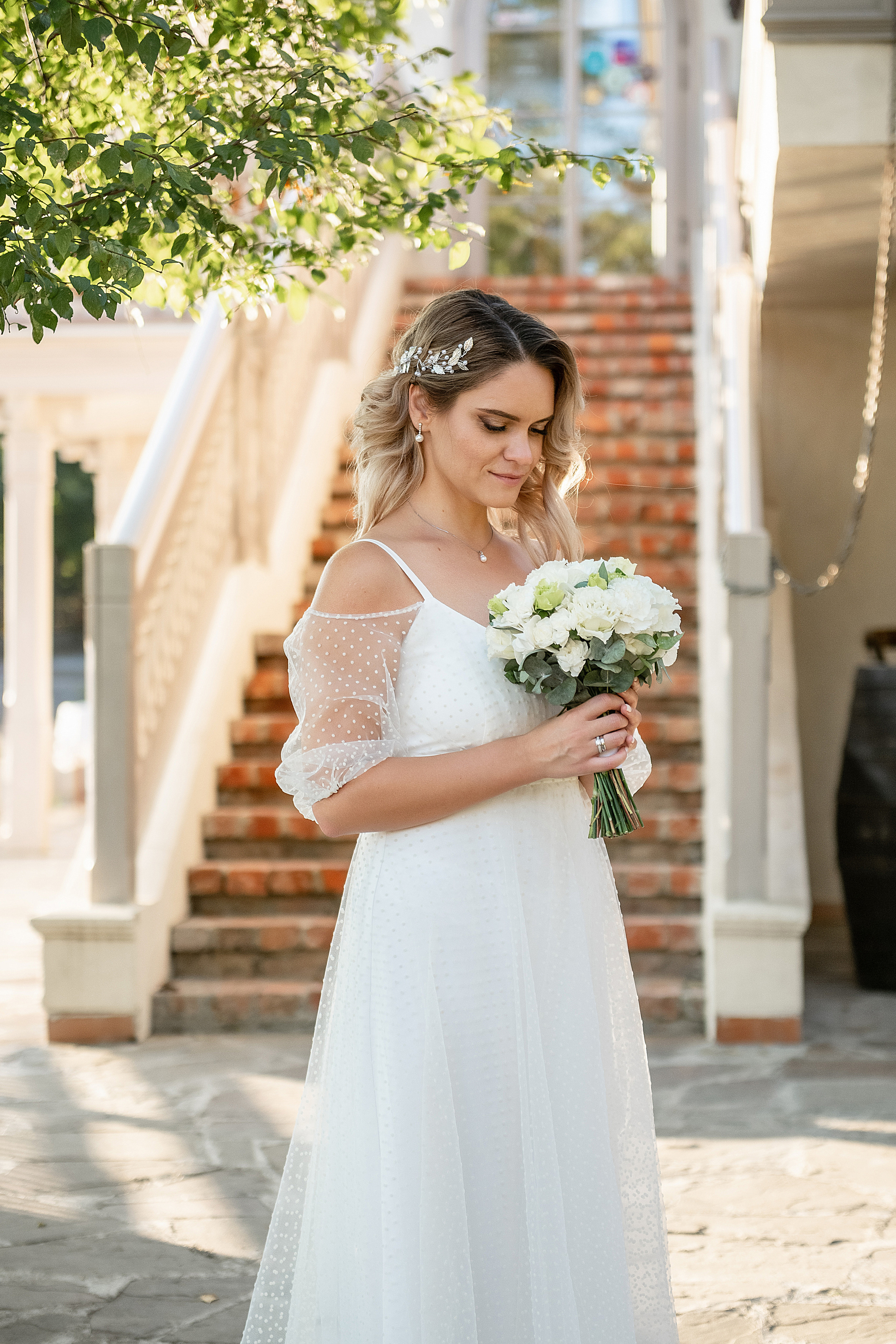 Свадьба букет невесты жених невеста свадебное платье. Свадебный фотограф Новороссийск Марина КрамарИна Полещук