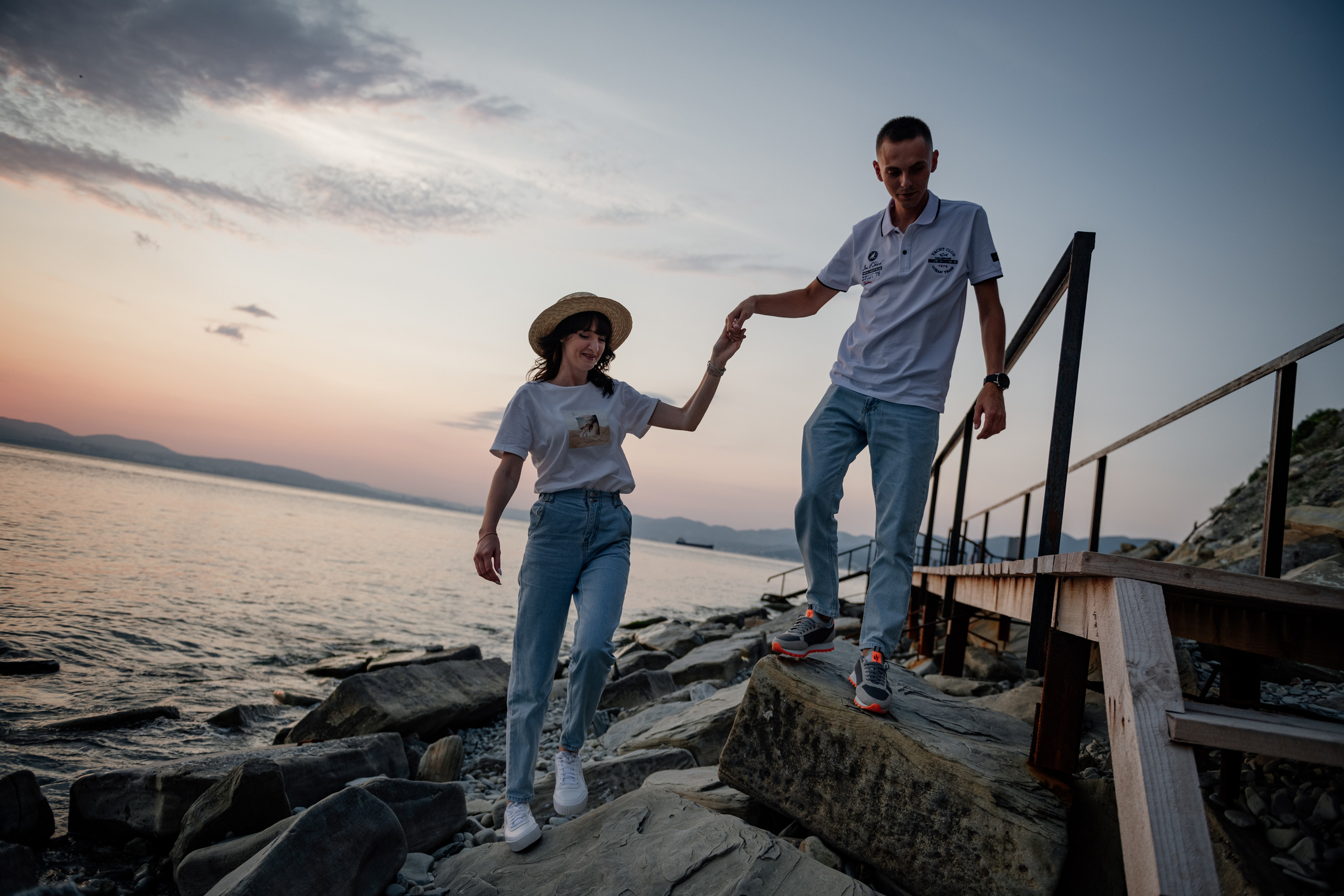 Фотосессия влюбленных на море. Свадебный фотограф Новороссийск Марина КрамарИна Полещук