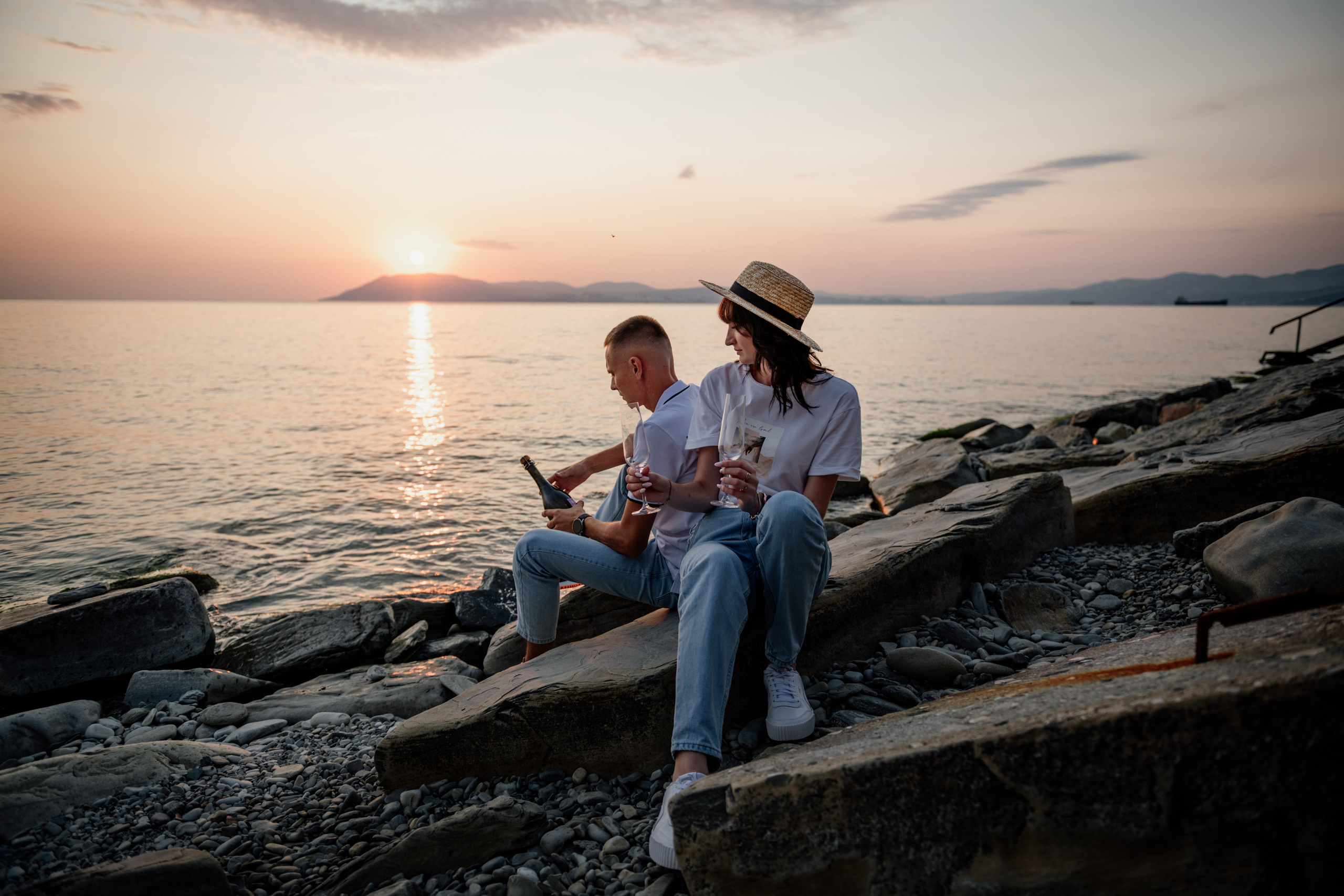 Фотосессия влюбленных на море. Свадебный фотограф Новороссийск Марина КрамарИна Полещук