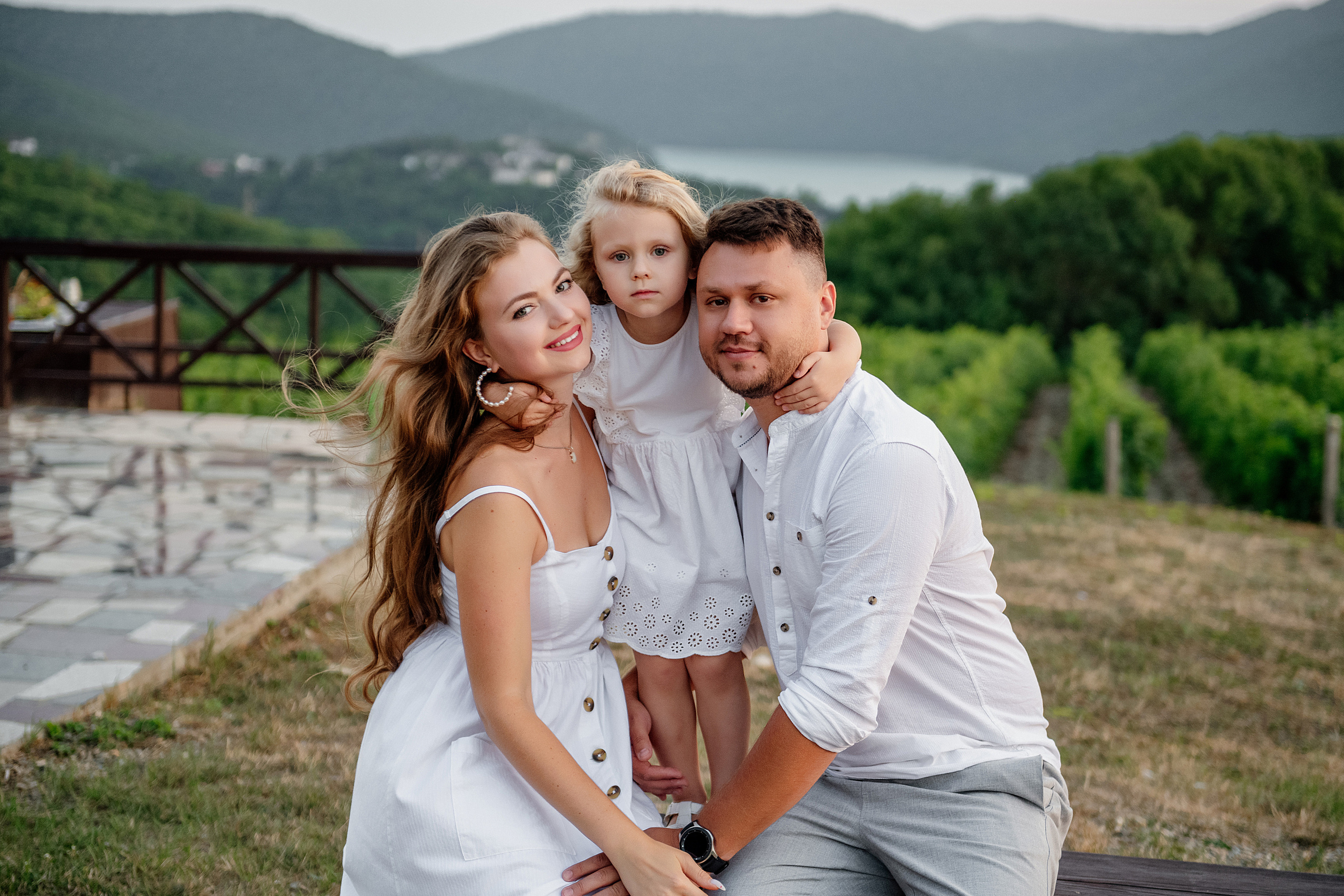 Семейная фотосессия, фотосессия семь, летняя фотосессия семьи. Свадебный фотограф Новороссийск Марина КрамарИна Полещук