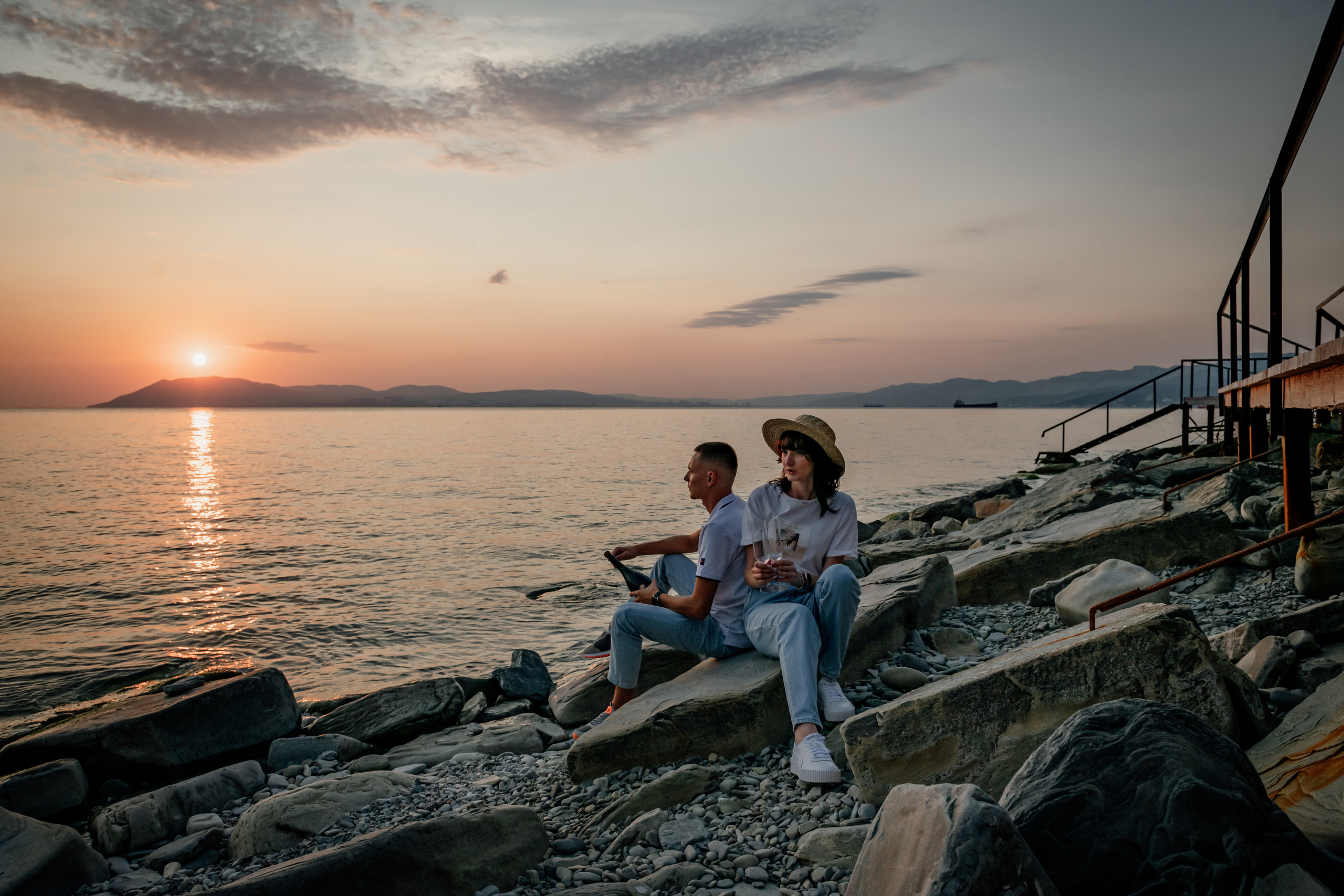 Фотосессия влюбленных на море. Свадебный фотограф Новороссийск Марина КрамарИна Полещук