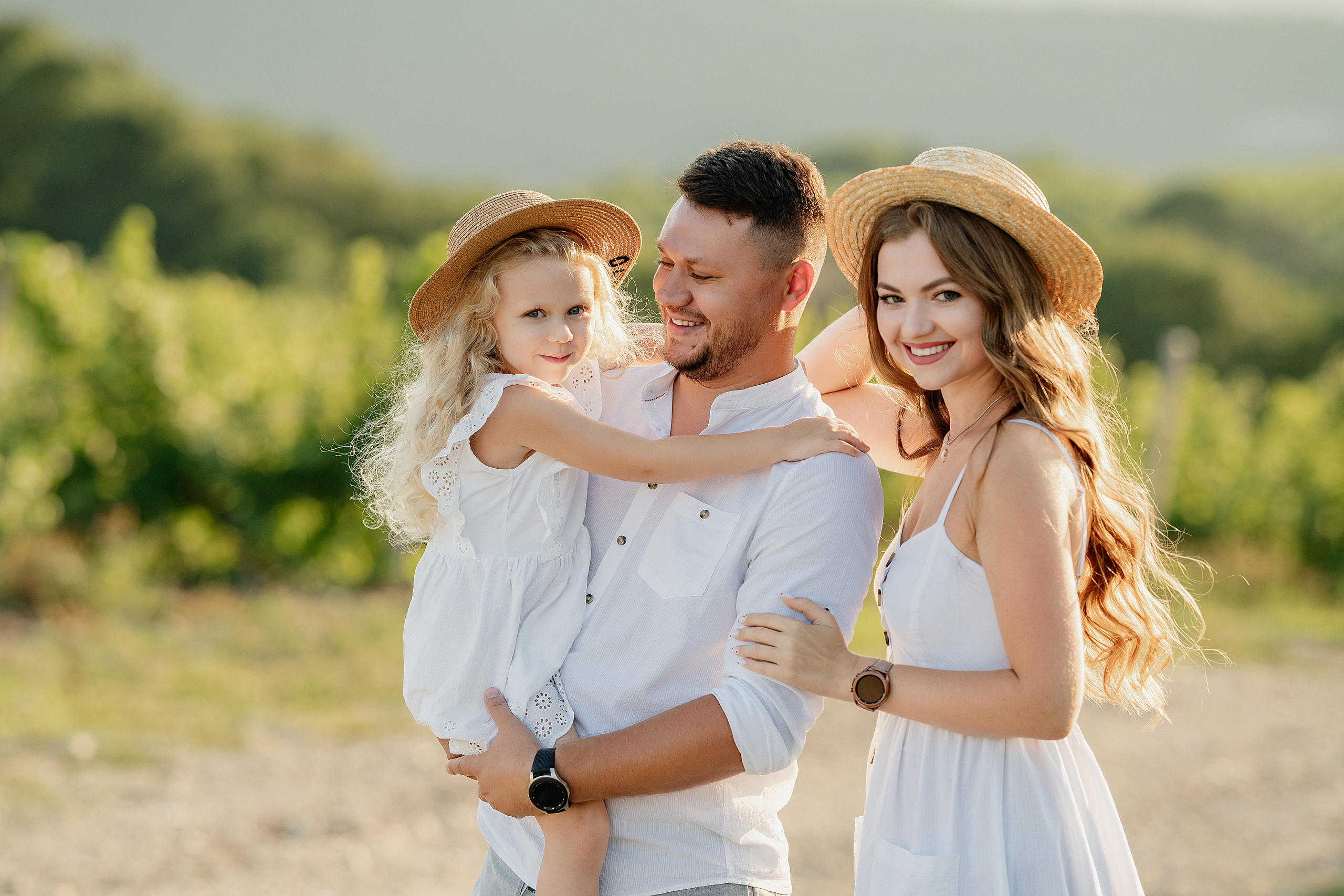 Семейная фотосессия, фотосессия семь, летняя фотосессия семьи. Свадебный фотограф Новороссийск Марина КрамарИна Полещук