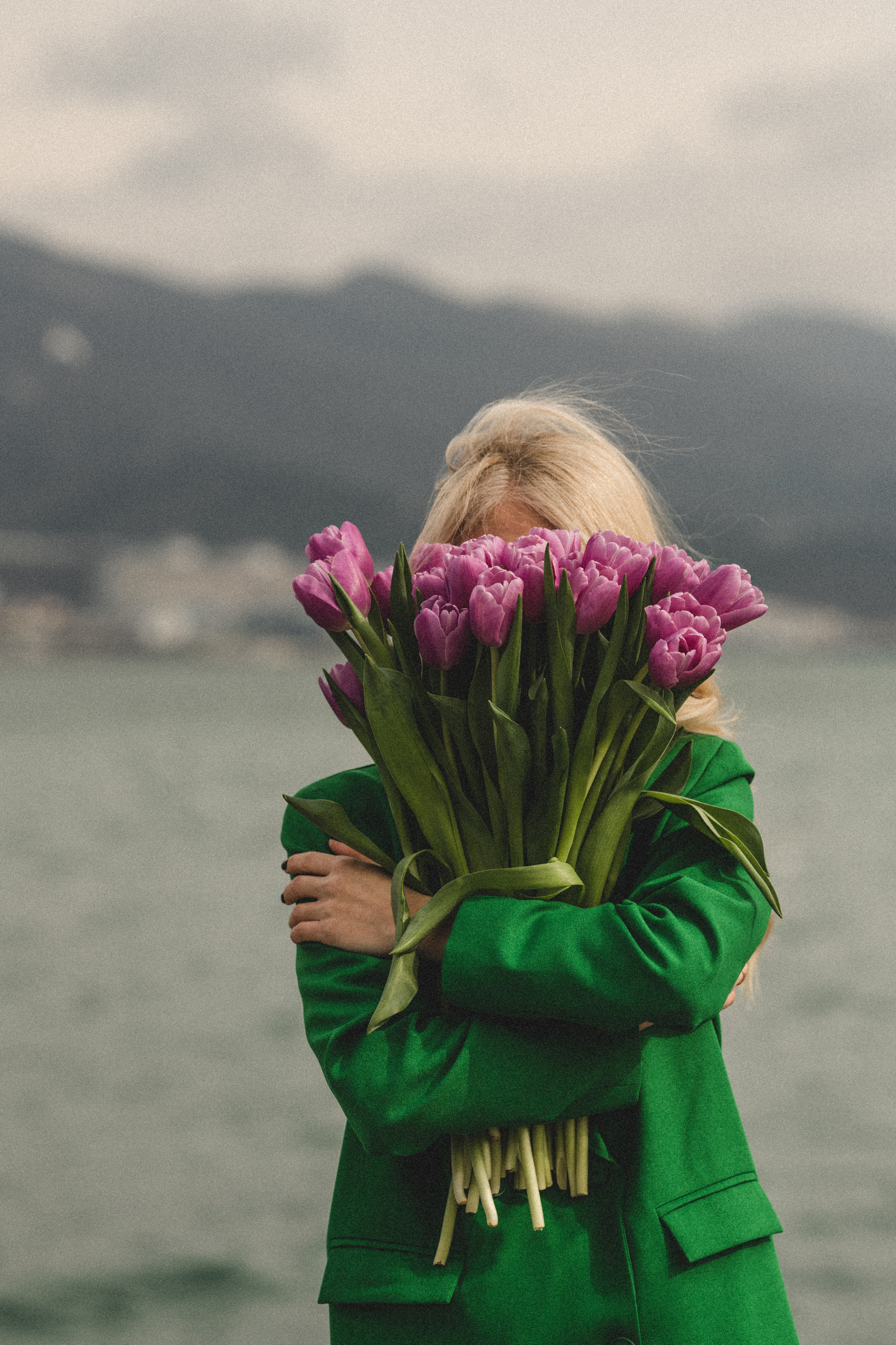 Фотограф новороссийск, женская фотосессия с цветами, фотосессия весной. Свадебный фотограф Новороссийск Марина КрамарИна Полещук