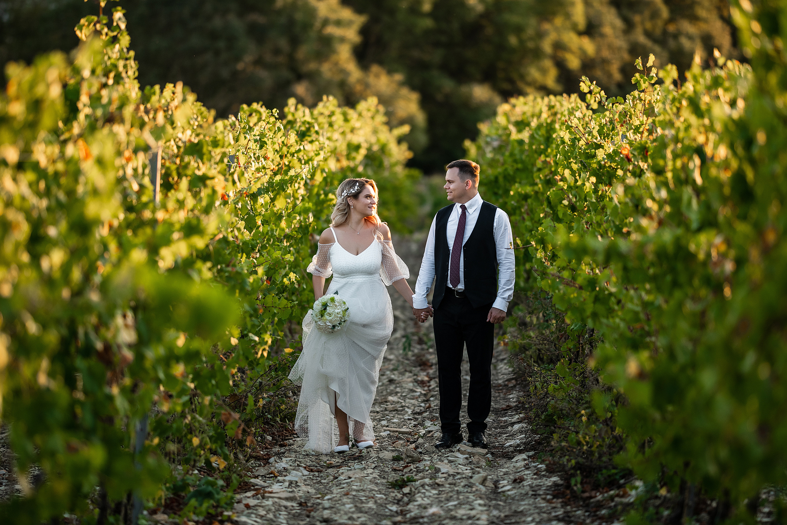 Свадьба букет невесты жених невеста свадебное платье. Свадебный фотограф Новороссийск Марина КрамарИна Полещук