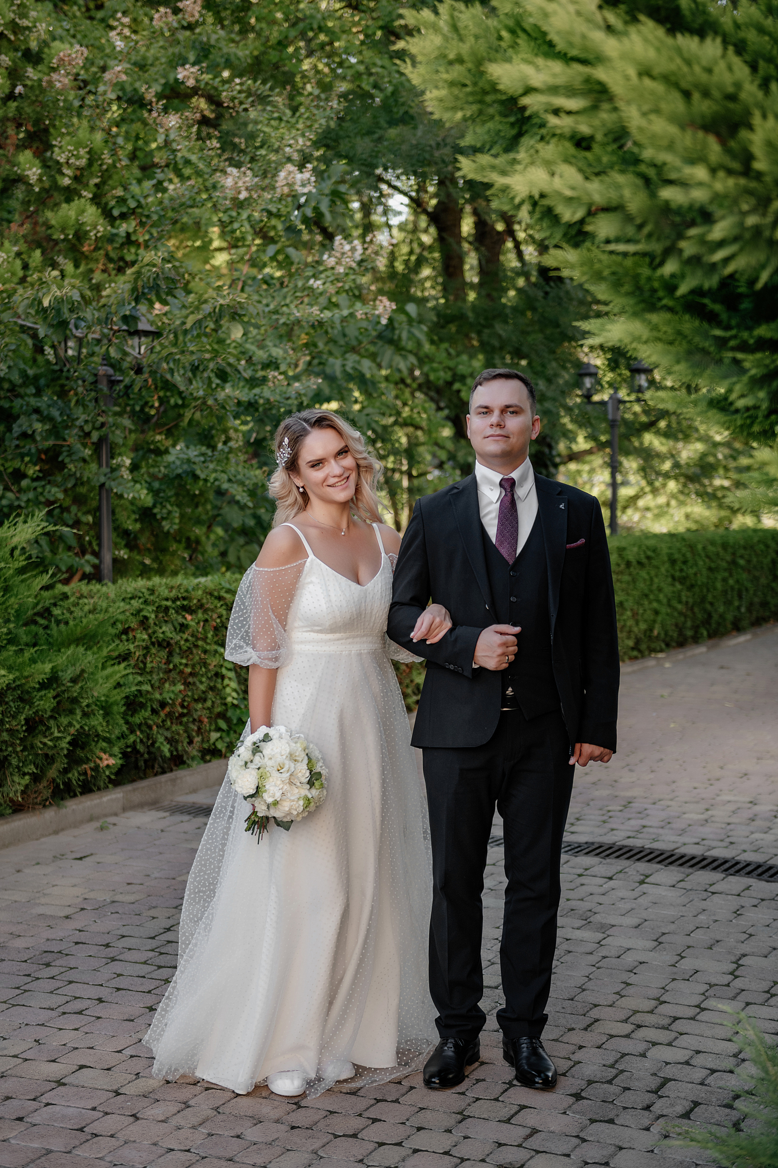 Свадьба букет невесты жених невеста свадебное платье. Свадебный фотограф Новороссийск Марина КрамарИна Полещук