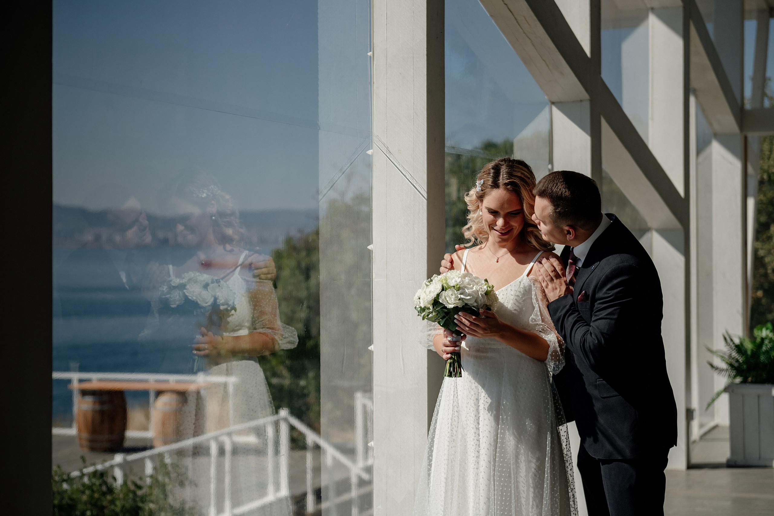 Свадьба букет невесты жених невеста свадебное платье. Свадебный фотограф Новороссийск Марина КрамарИна Полещук