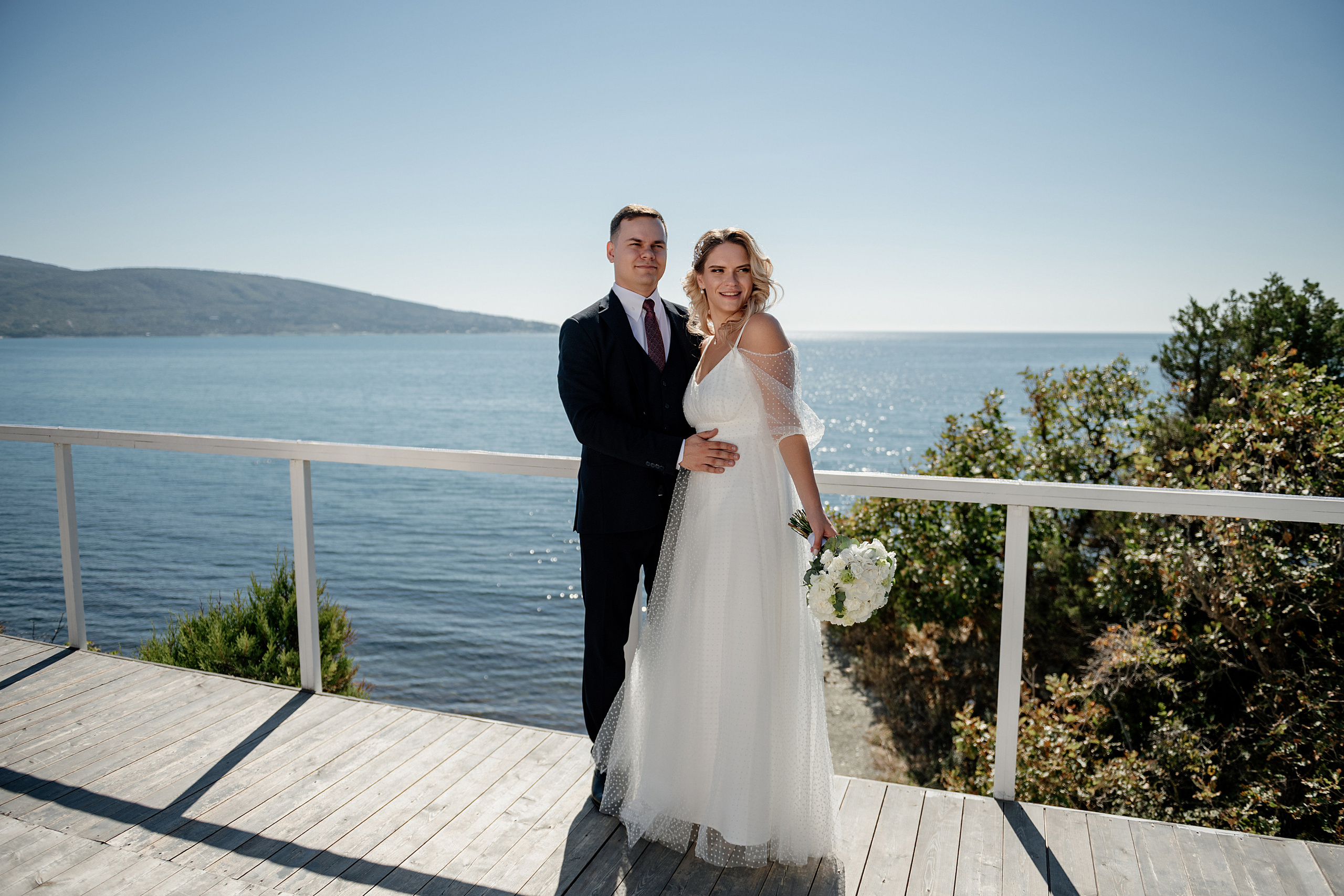 Свадьба букет невесты жених невеста свадебное платье. Свадебный фотограф Новороссийск Марина КрамарИна Полещук