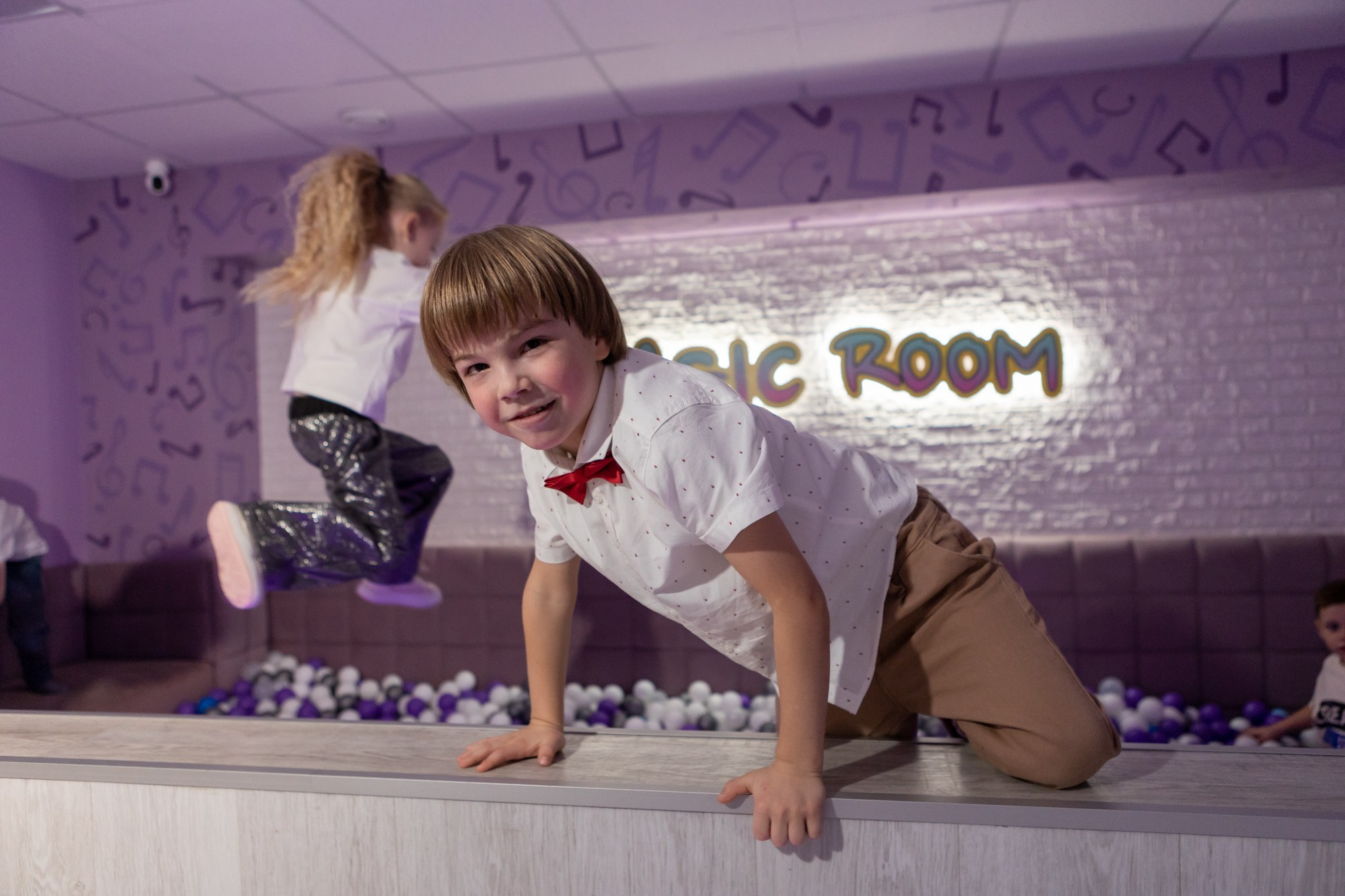 День рождения в Magic Room. Фотограф в Оренбурге. Профессиональный фотограф