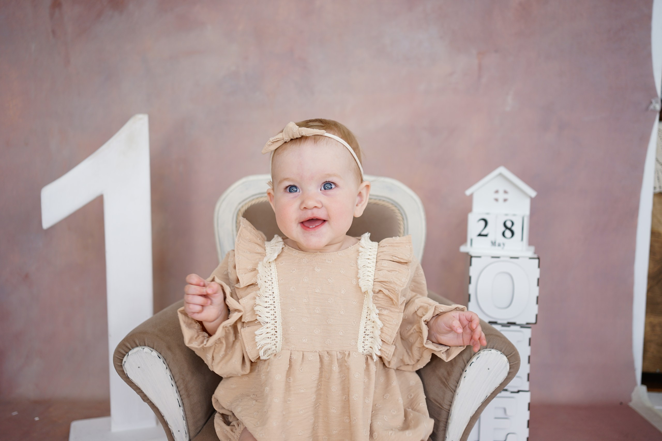 Фотозоны на ХОЛСТЕ. Детская Фотостудия ГОДОВАСИКИ в Санкт-Петербурге фотосесия на годик