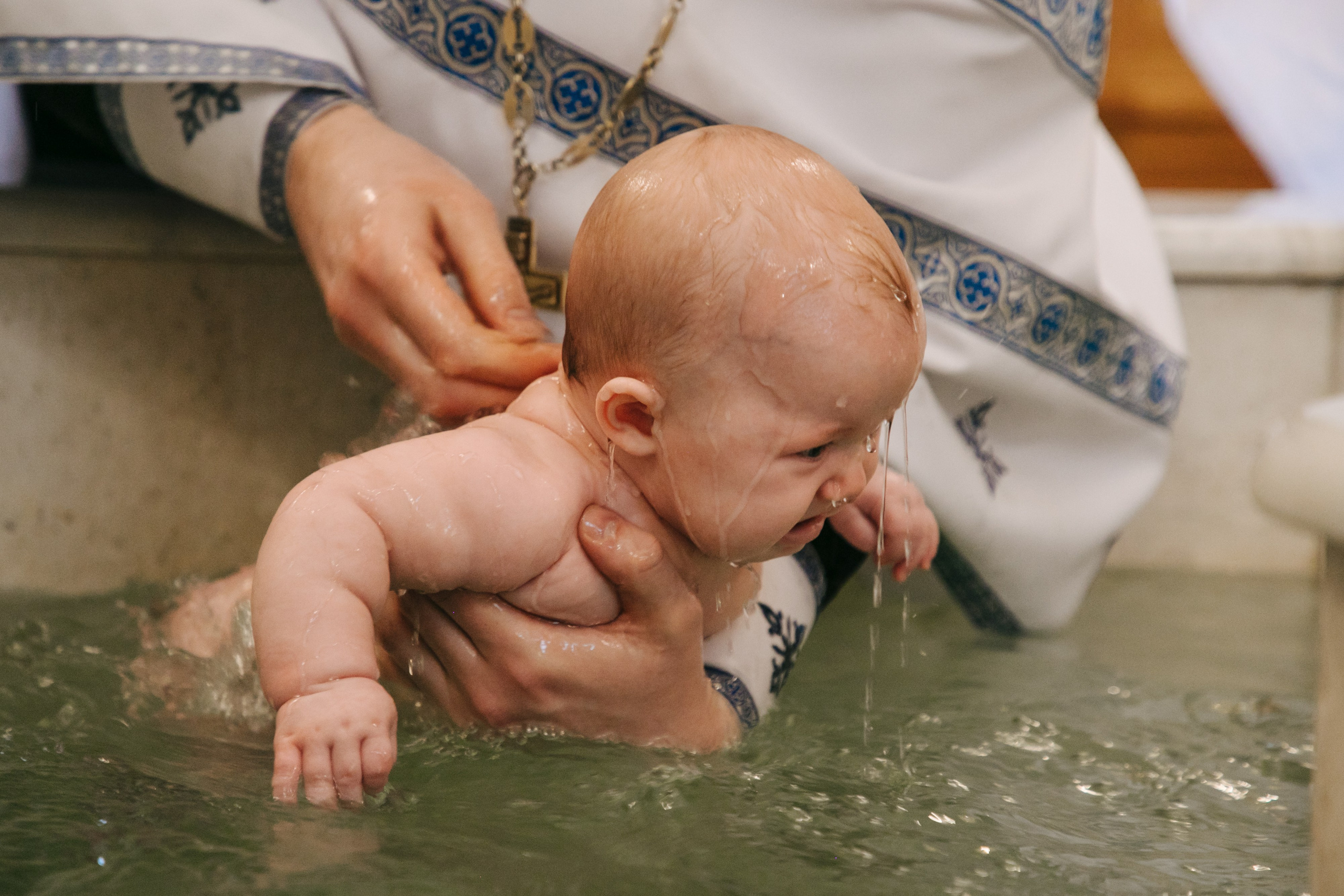Крещение Храм Спаса Нерукотворного Образа г. Всеволожск. Фотограф на крещение в Санкт Петербурге
