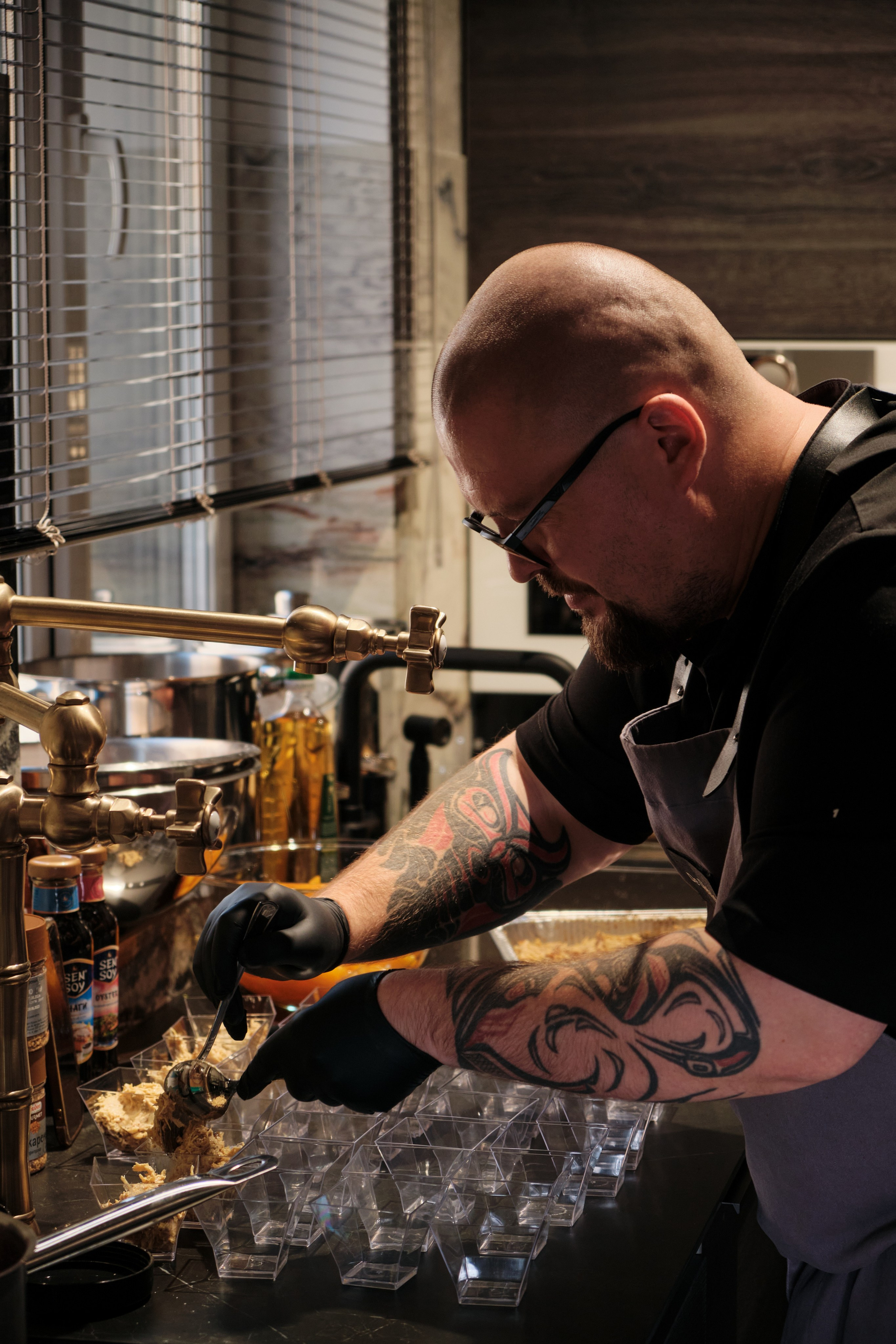 Открытие салона 100 градусов. Антон Ив